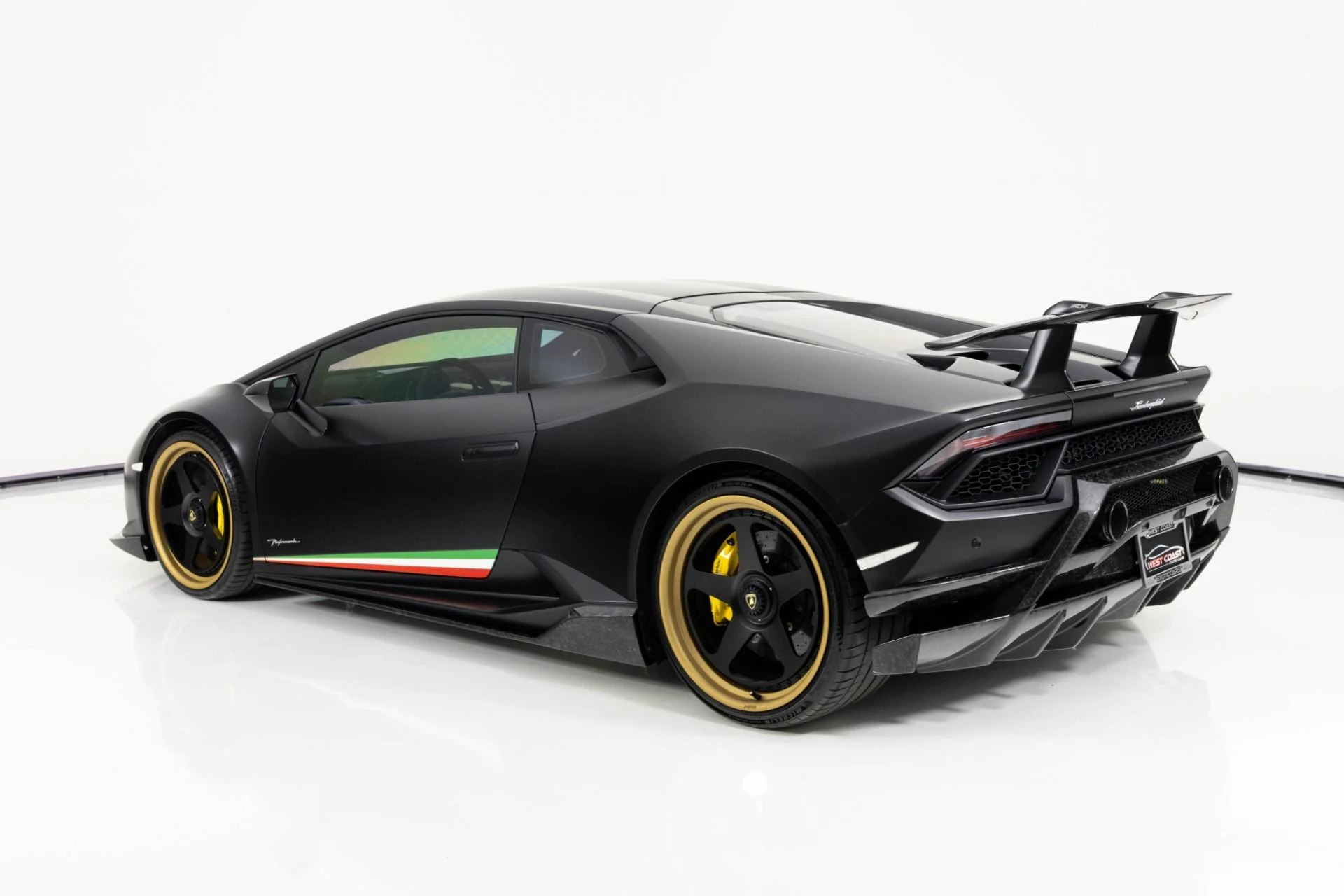 mph004_1550371821_Used_2018_Lamborghini_Huracan_Performante_1762565890_0245549fef