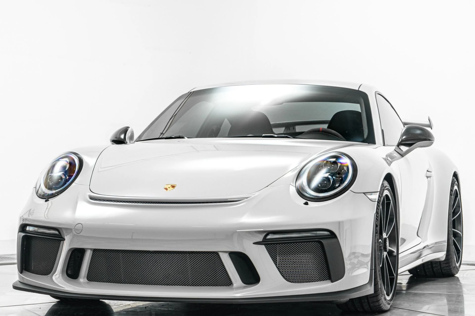 mph004_1556210005_Used_2019_Porsche_911_GT_3_6_Speed_Manual_Carbon_Buckets_Extended_Leather_1779893213_53adbb3f47