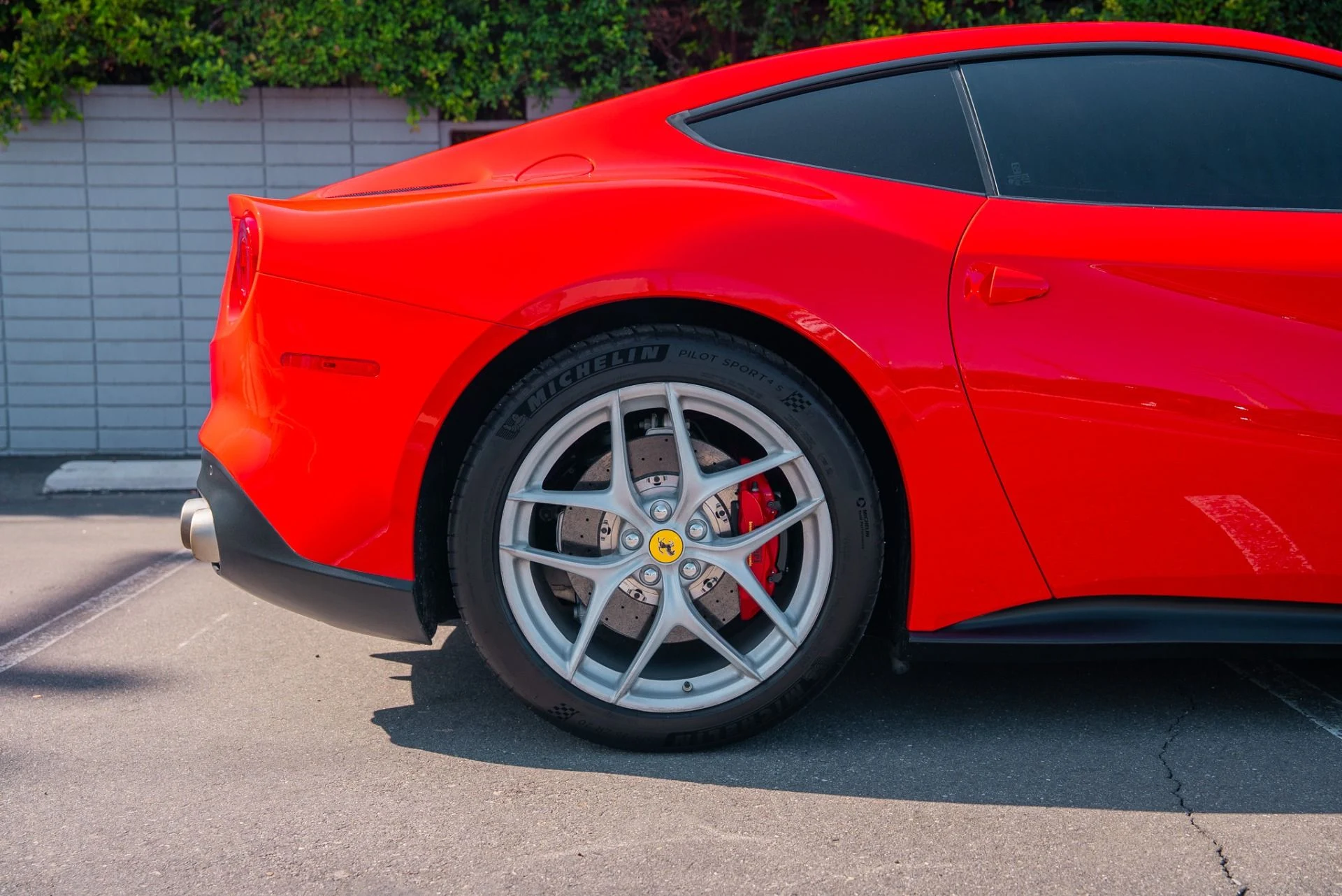 mph004_1556609390_Used_2017_Ferrari_F12berlinetta_1762288797_8d2d4767ef