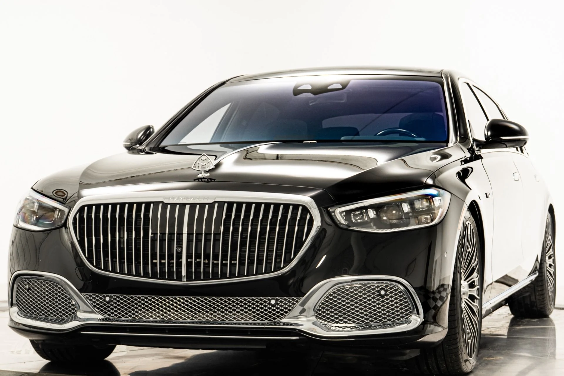 mph004_1556737270_Used_2023_Mercedes_Benz_Mercedes_Maybach_S_680_Executive_Rear_Seat_Package_V12_Power_Immense_Room_1759929527_5fd3300767