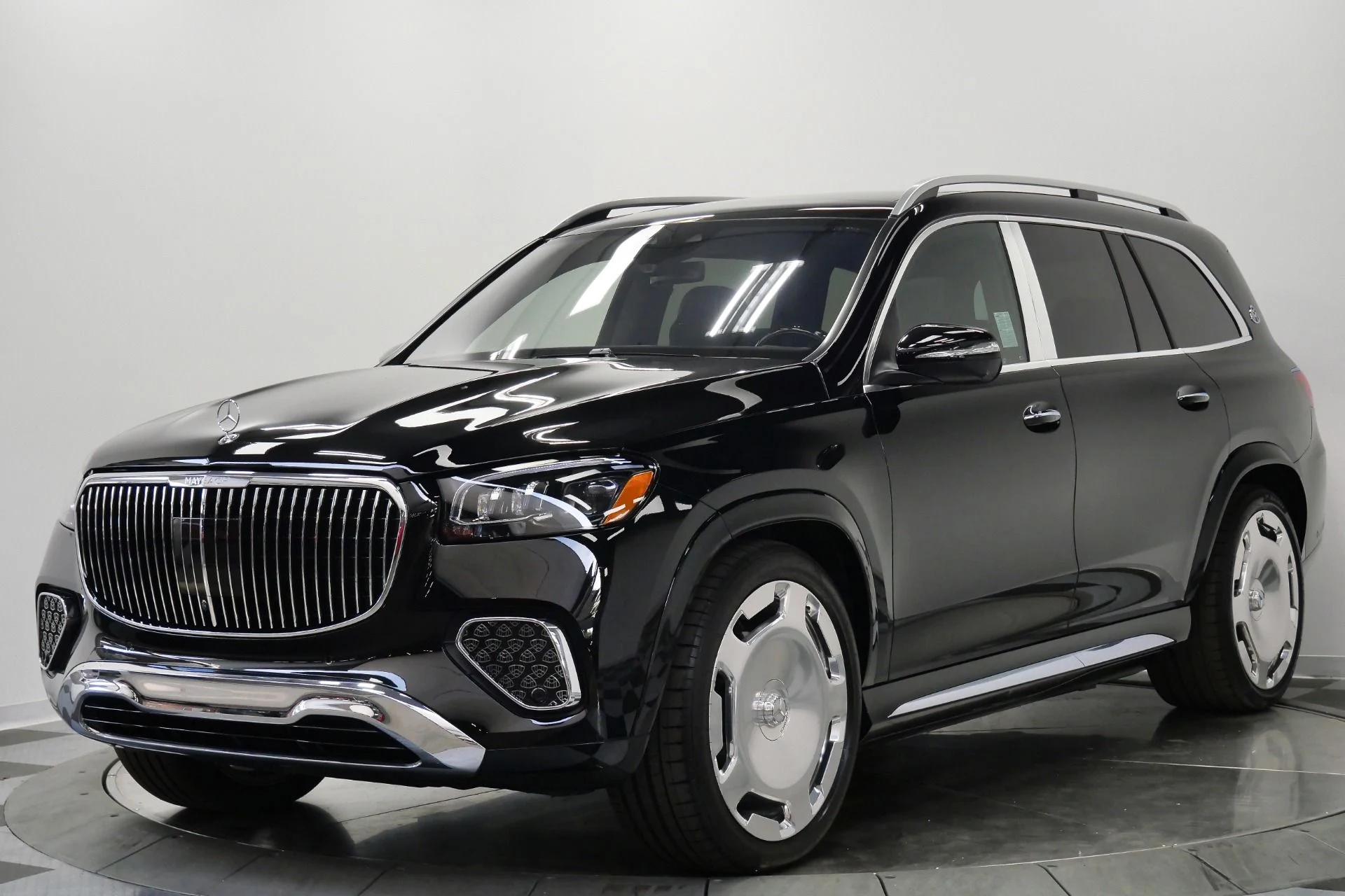 mph004_1563266299_Used_2025_Mercedes_Benz_Maybach_GLS_600_4_MATIC_Monoblock_Wheels_4_Seat_Configuration_Rear_Entertainment_1776793710_e65abbbcf2