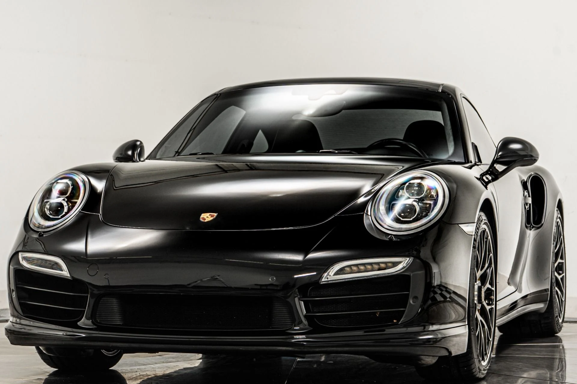 mph004_1566157028_Used_2014_Porsche_911_Turbo_S_1758120142_6279c16173