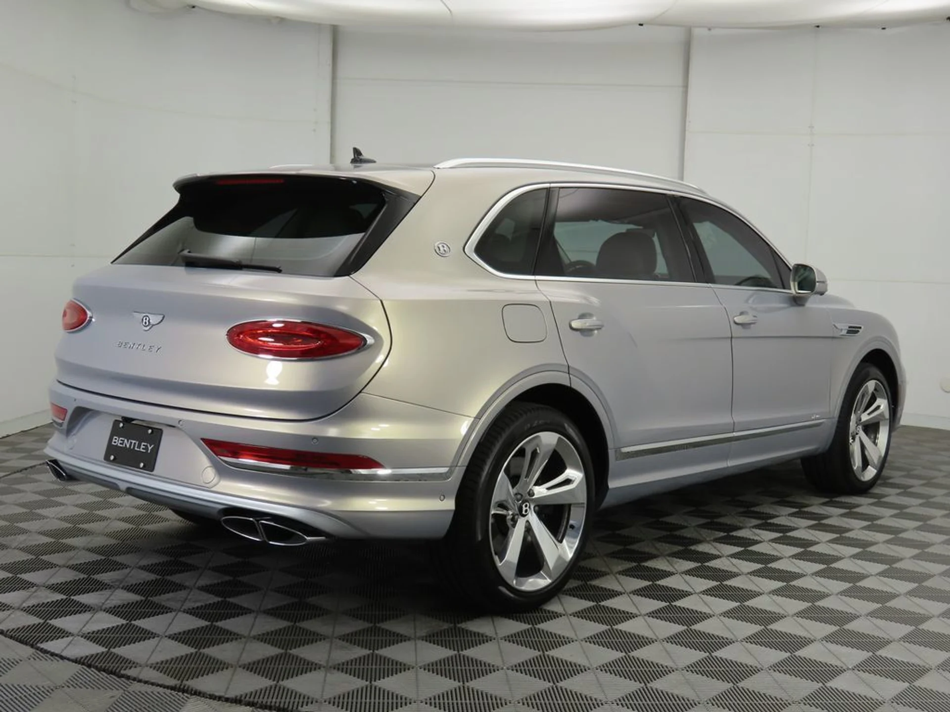 mph004_1567125836_new_2025_bentley_bentayga_ewb_v8awd_8119_22908718_5_1024_145ea895df