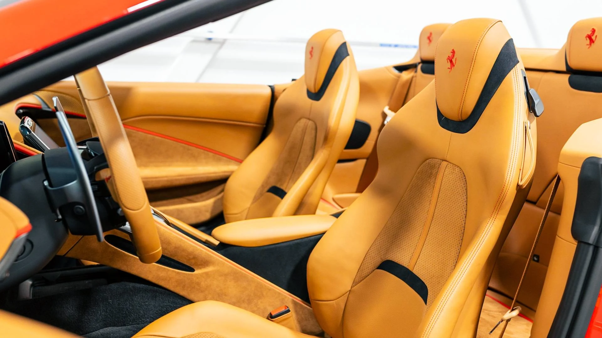 mph004_1572334810_Used_2025_Ferrari_Roma_Spider_Base_1786883723_3fd451840d