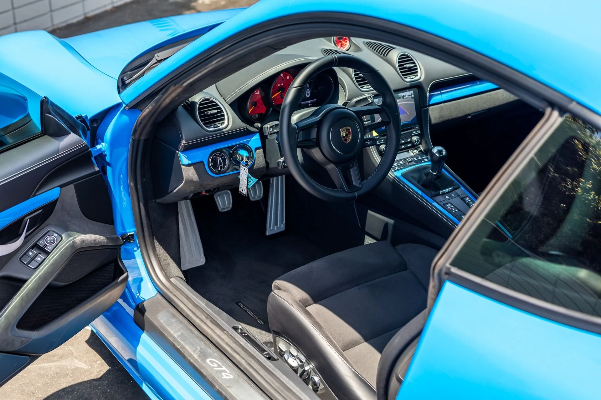 mph004_1584946480_Used_2023_Porsche_718_Cayman_GT_4_1721258199_9e356872a8