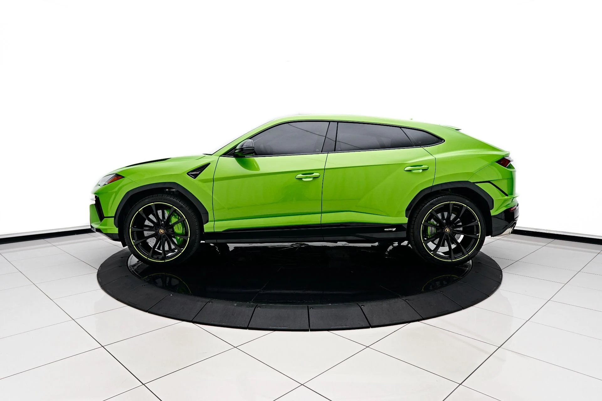 mph004_1585149740_Used_2023_Lamborghini_Urus_S_1692657144_3e17d30925
