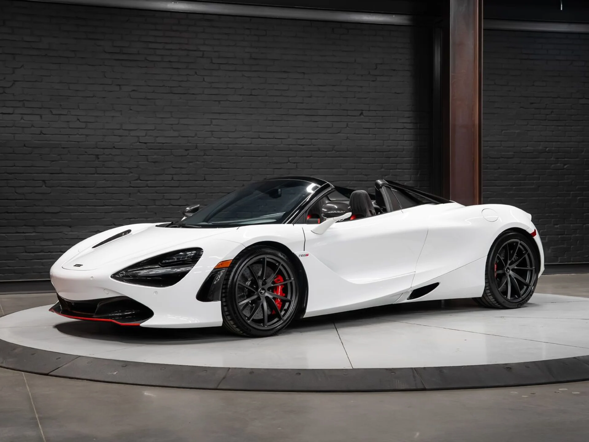 mph004_158771893_mclaren_720s_2019_93e3be7a02