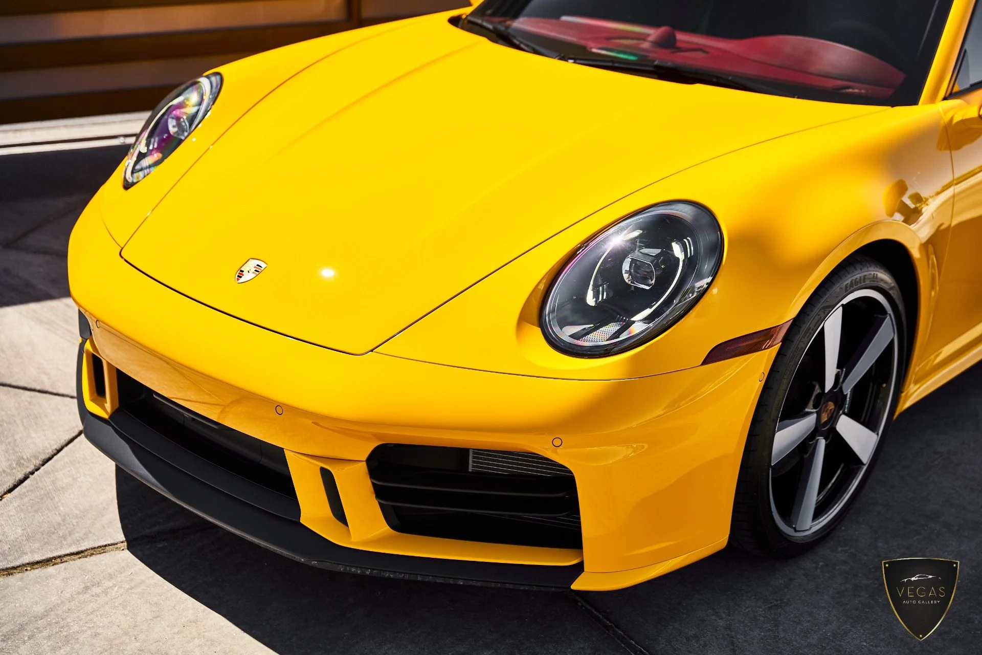 mph004_1588578649_Used_2025_Porsche_911_Carrera_1784942421_9ae054e634