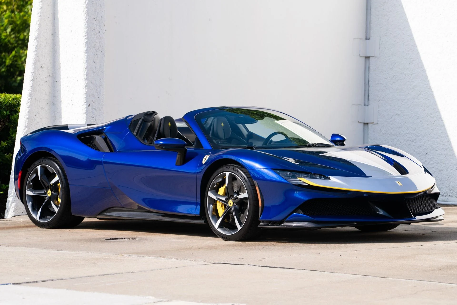 mph004_1613049488_Used_2022_Ferrari_SF_90_Spider_Assetto_Fiorano_1757958945_f2afa7058b