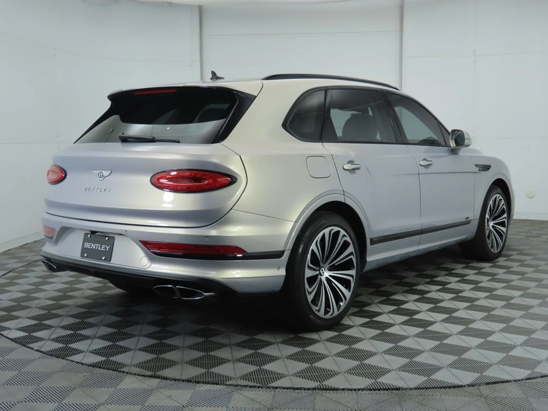 mph004_1632194469_used_2022_bentley_bentayga_v8awd_8119_22936219_5_1024_021934398c