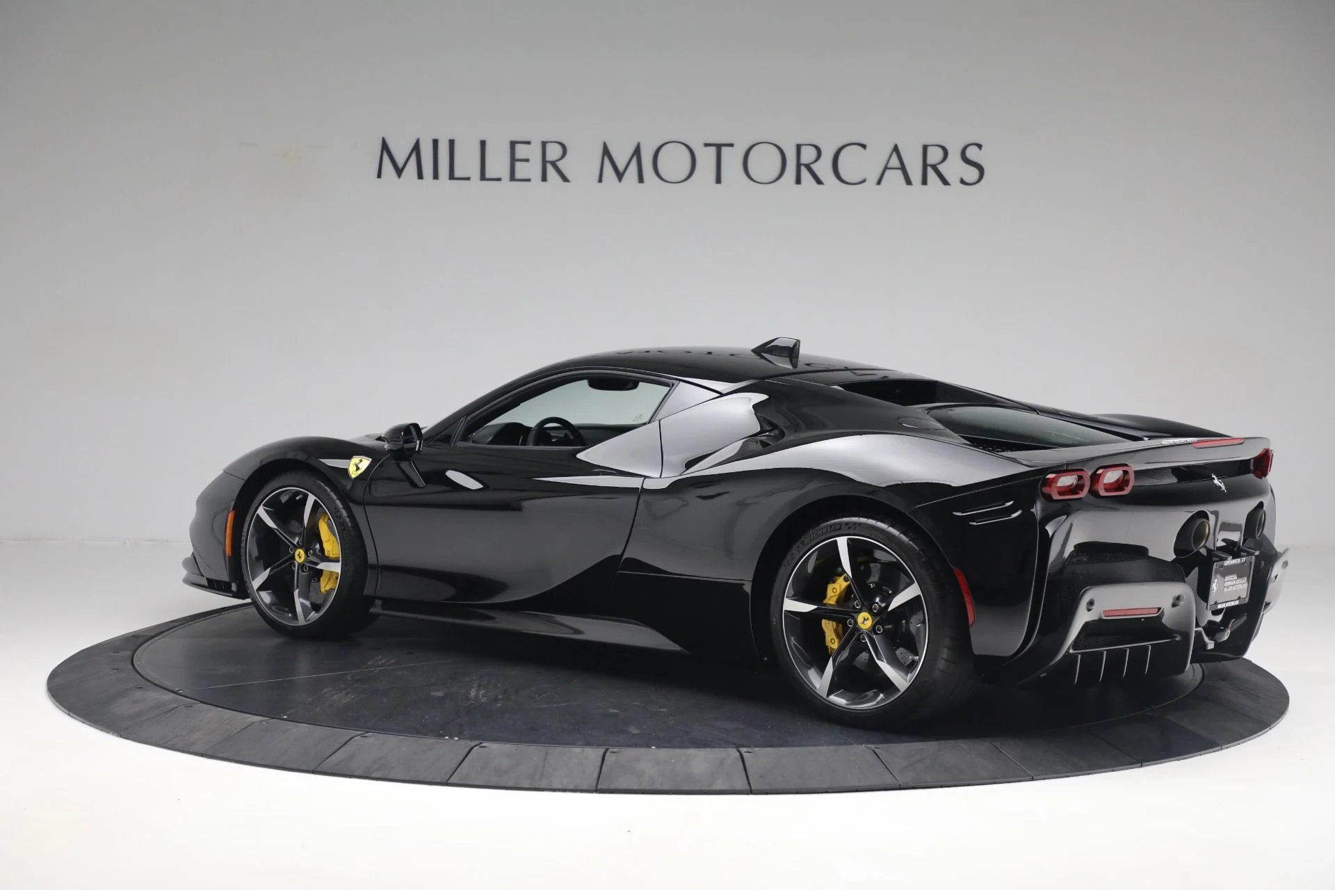 mph004_1638333566_Used_2022_Ferrari_SF_90_Stradale_1759674230_5d470f6ae1