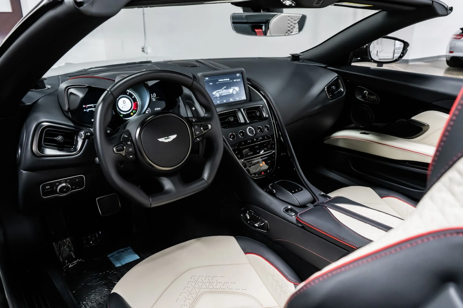 mph004_1646375823_Used_2023_Aston_Martin_DBS_Volante_1756217476_8971cd4ffe