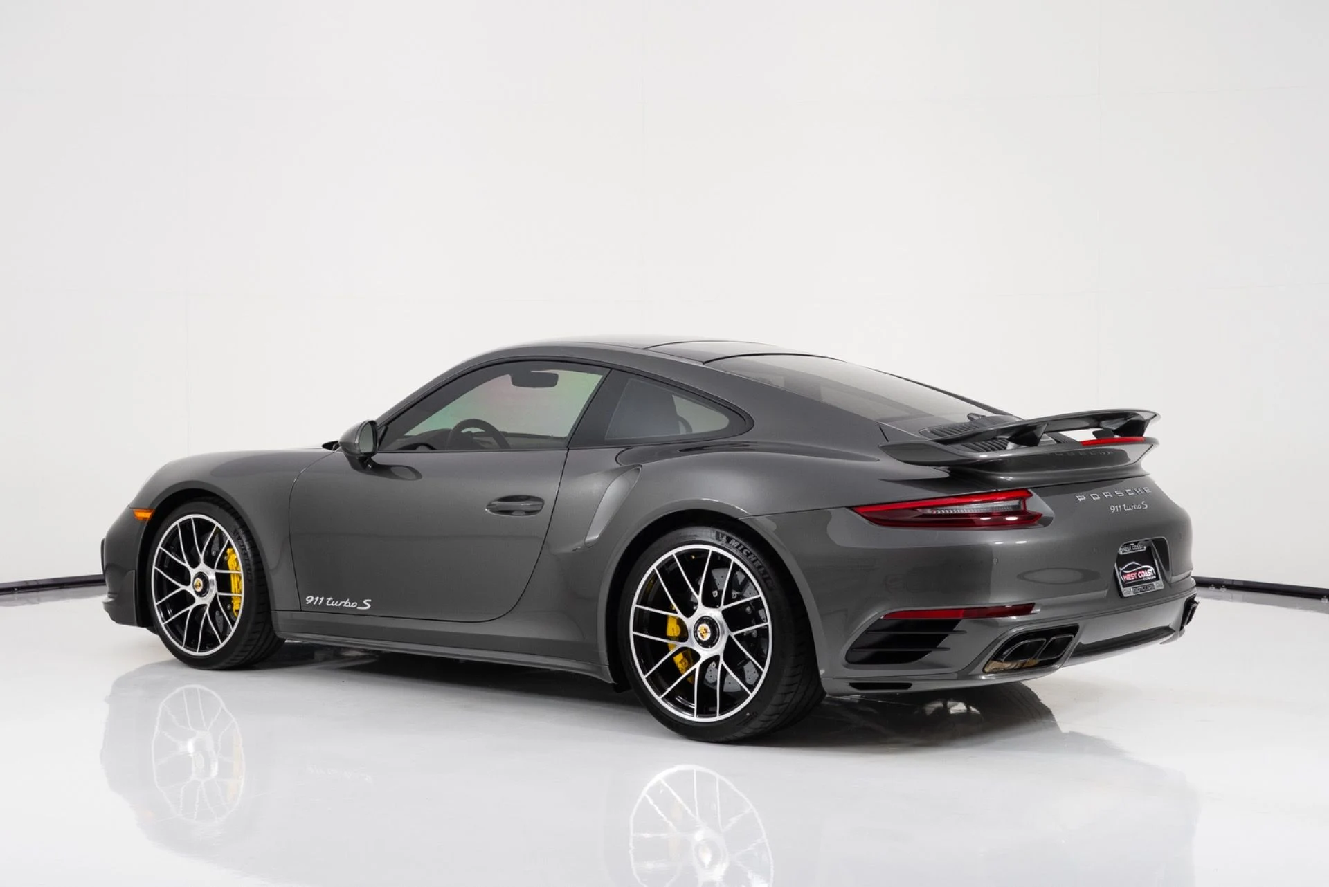mph004_1654972816_Used_2019_Porsche_911_Turbo_S_1774999634_b31786f120