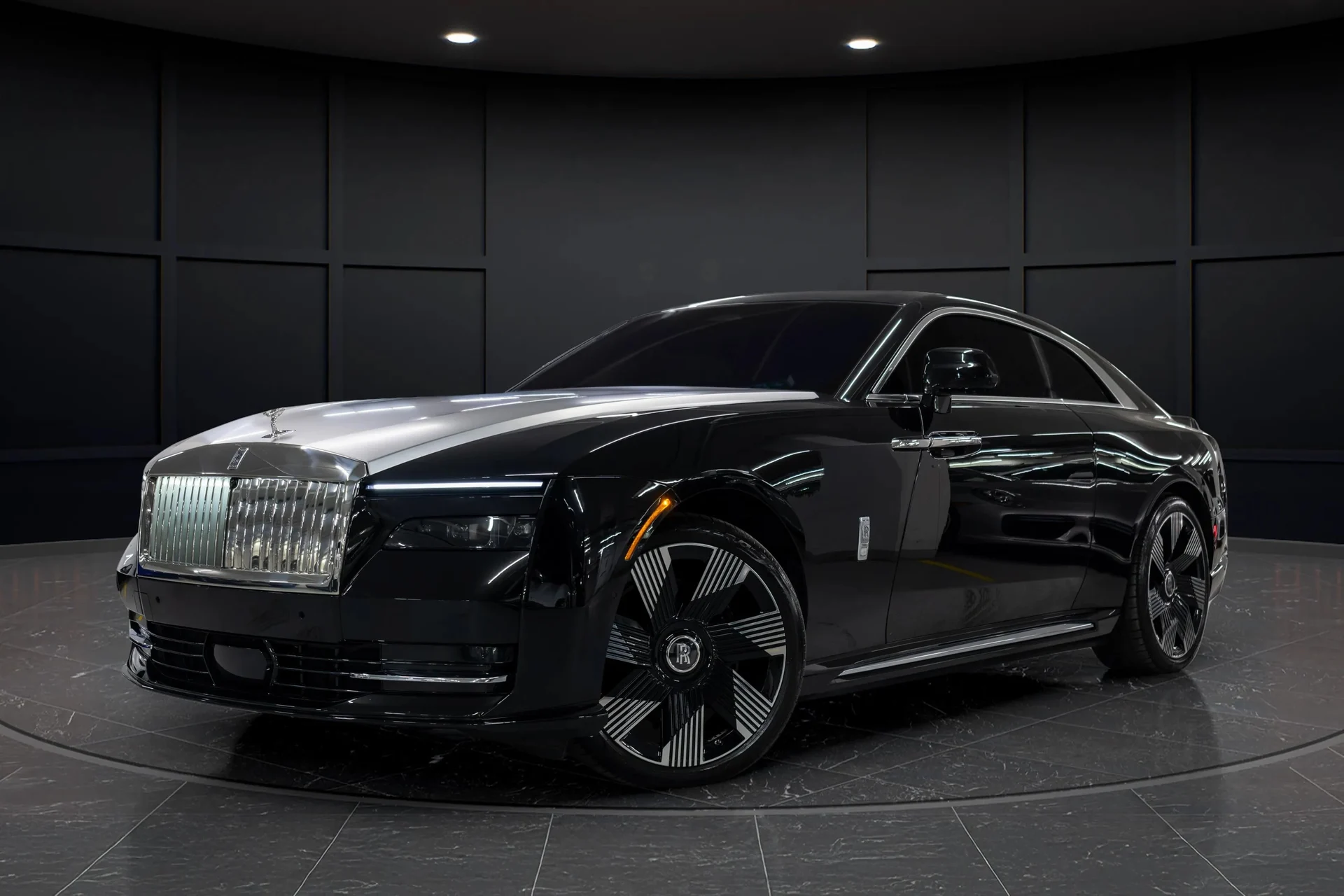 mph004_1660288862_b44638f5_c5c6_4d00_9028_ef98cbaf28ba_202420_Rolls_Royce20_Spectre2028_SCATK_2_C04_RU_22313629_2_7500b8ad96