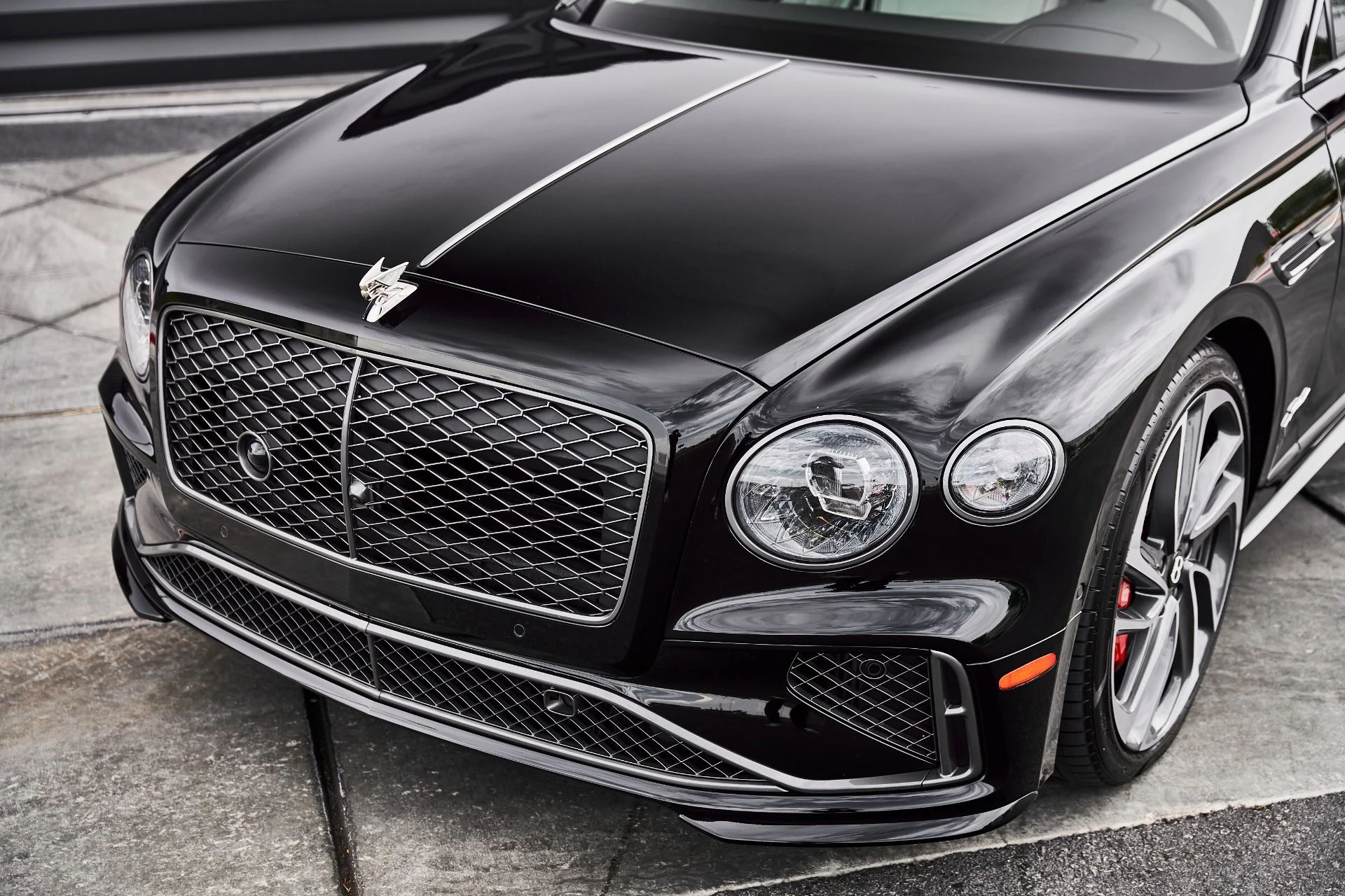 mph004_1672215235_Used_2025_Bentley_Flying_Spur_Speed_1786412164_f68f20efb5