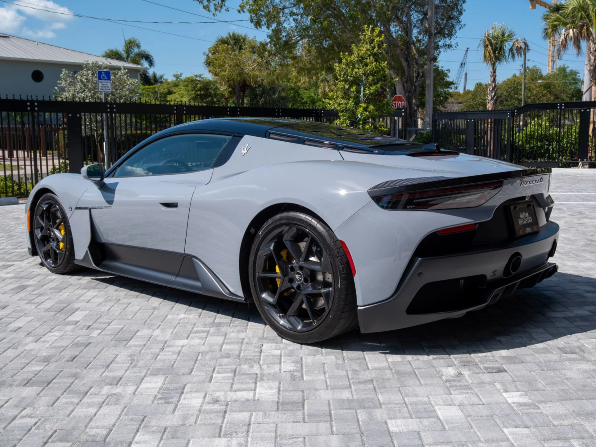 mph004_168994753_Used_2023_Maserati_MC_20_1774904474_53a0e41582