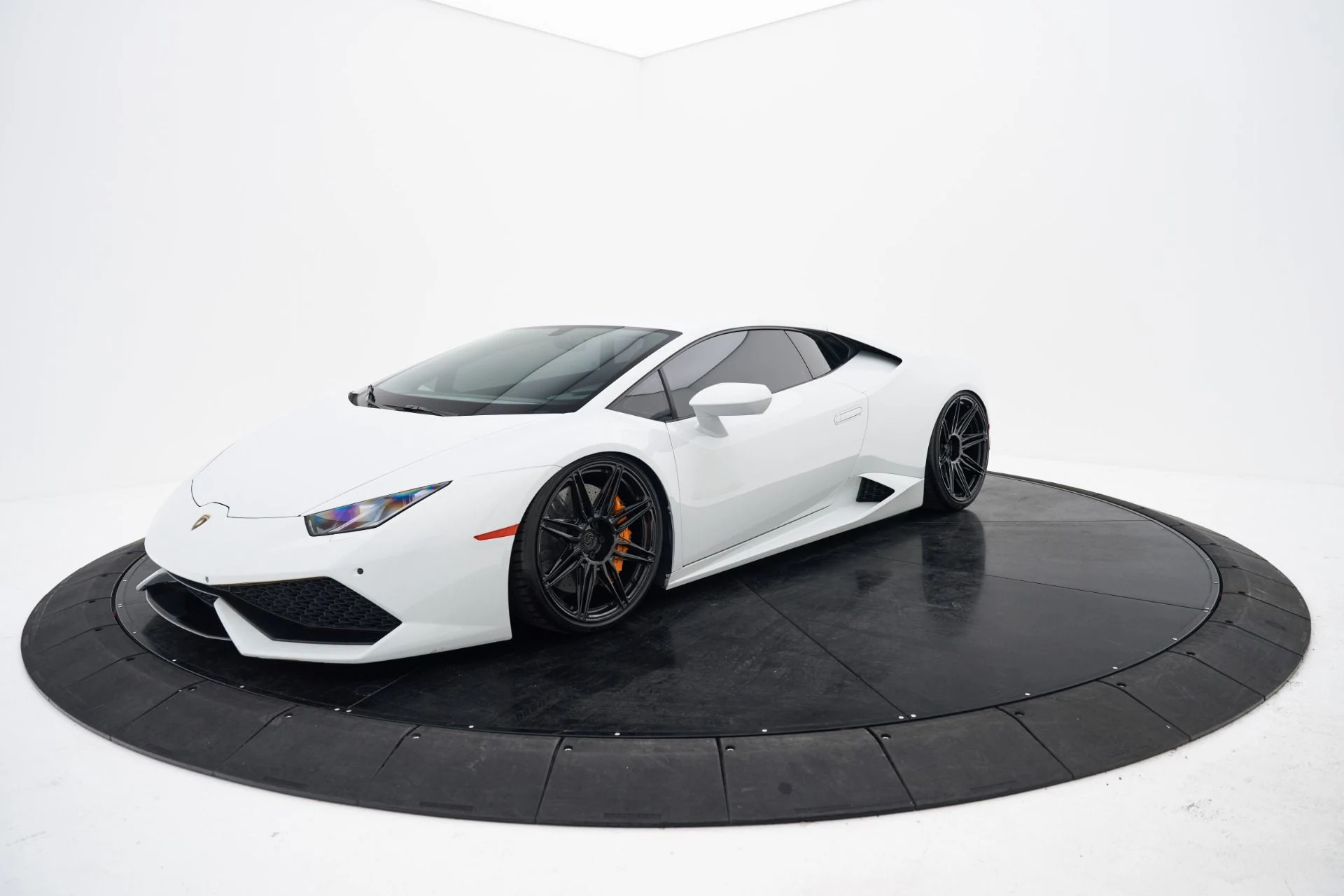 mph004_1697109742_Used_2015_Lamborghini_Huracan_LP_610_4_1792523914_96a83e41e9