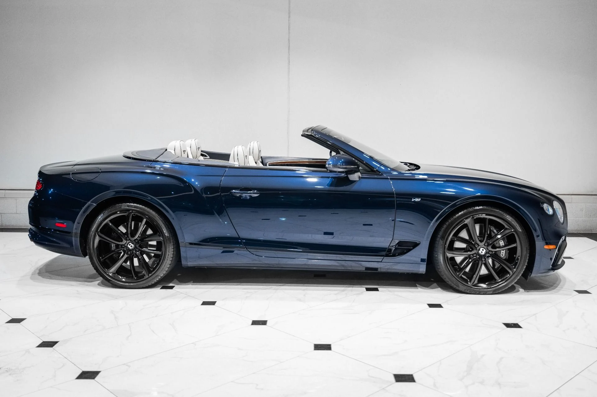 mph004_1718589433_Used_2022_Bentley_Continental_GT_V8_1792760258_c581d30f45