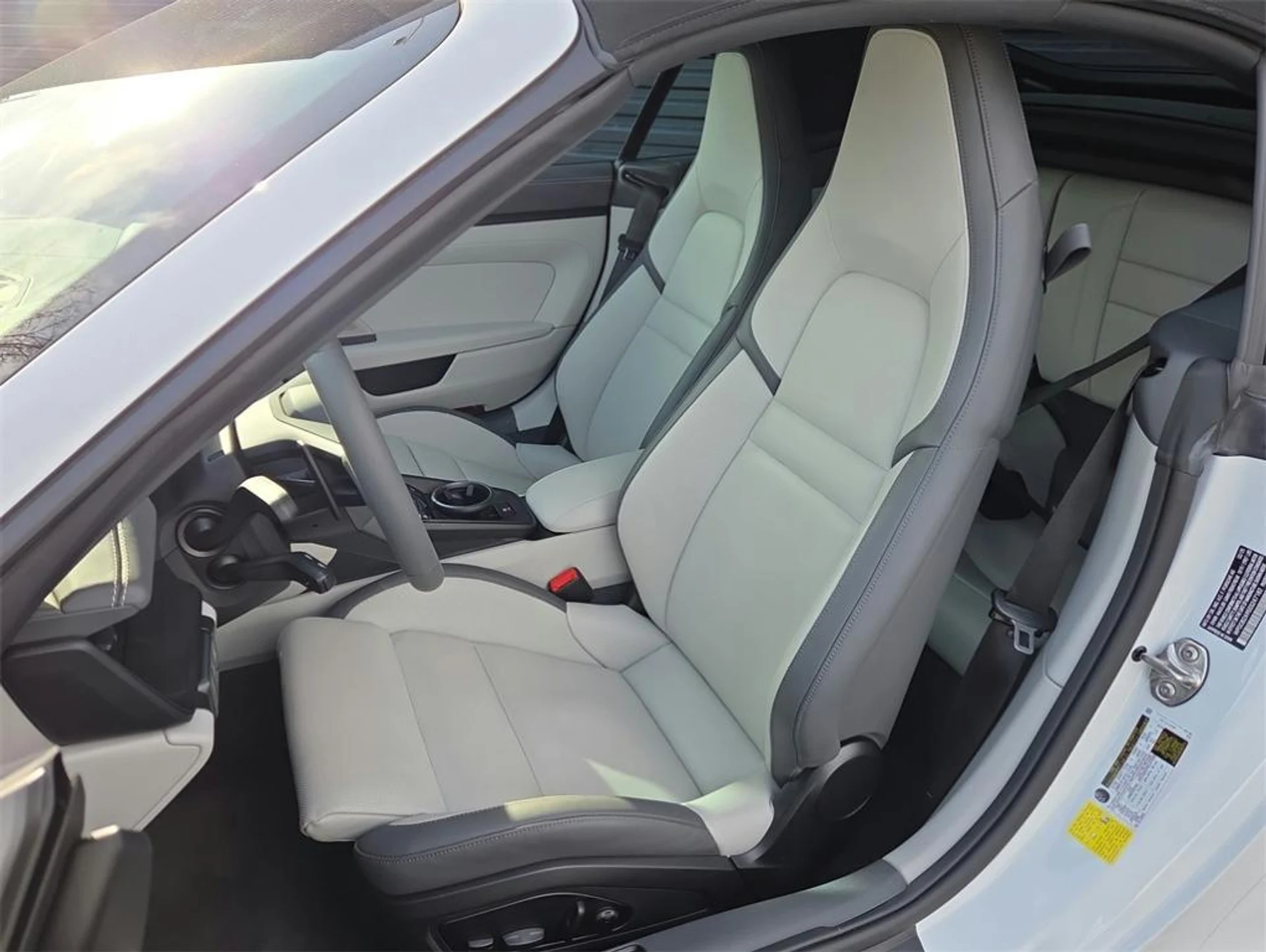 mph004_1718927534_Pd_U_Jf_TYQ_016r5_6_Dye3_Oud_Zl_DXY_cc9a1bc8dc