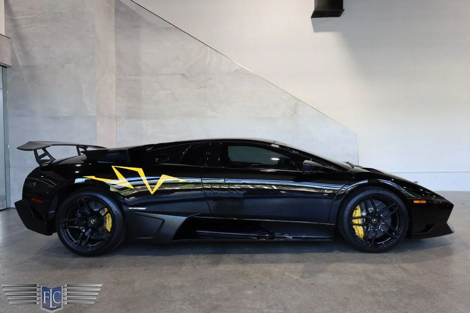 mph004_1727143210_used_2010_lamborghini_murcielago_2drlp6704superveloce_9689_22931171_5_1024_fb3121fe47