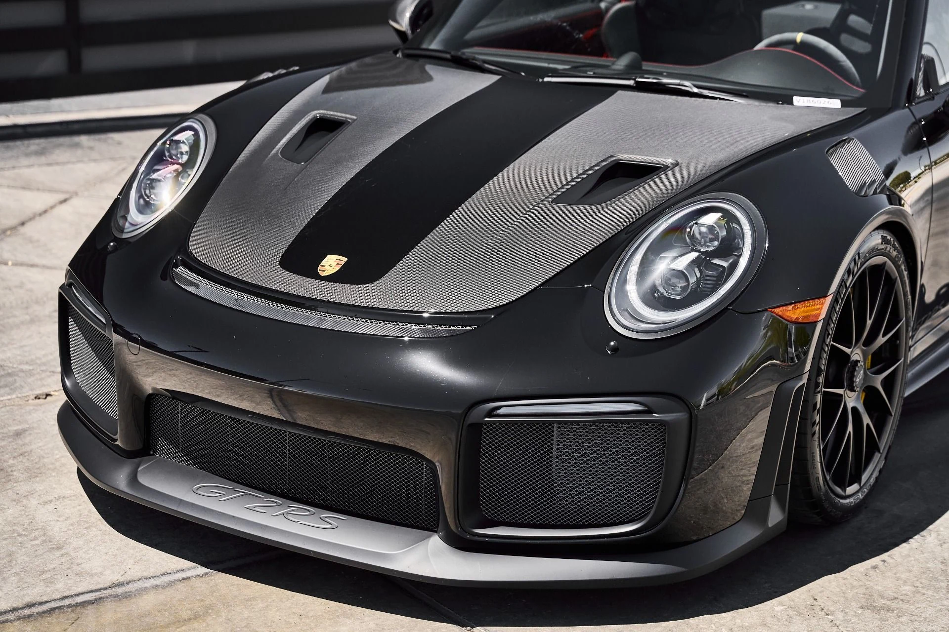 mph004_1727766206_Used_2018_Porsche_911_GT_2_RS_1778880878_a40e23b32b