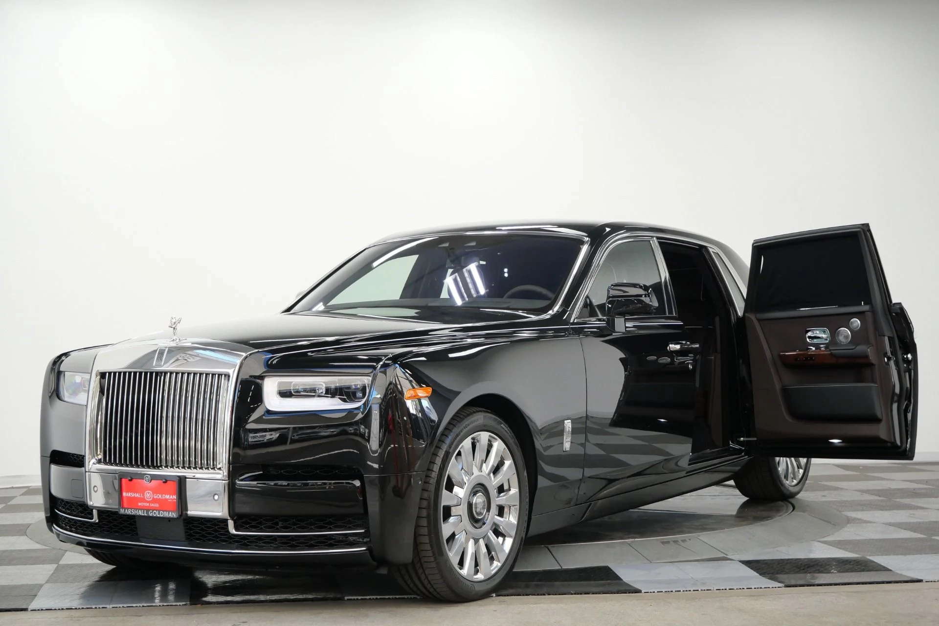 mph004_1734083510_Used_2019_Rolls_Royce_Phantom_The_Phantom_Package_Very_Low_Miles_Bespoke_Audio_1791821565_5c222856b7
