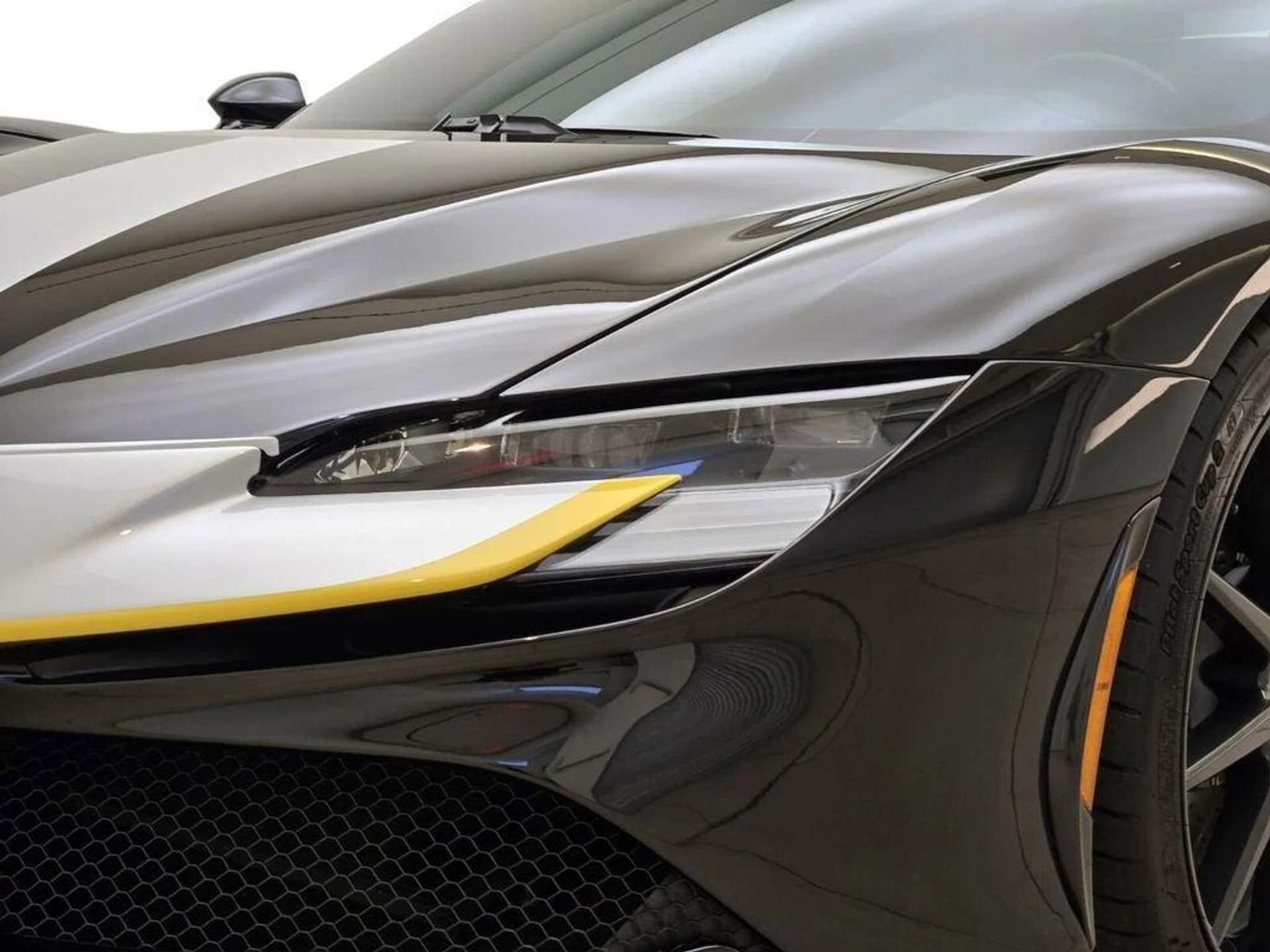 mph004_1736794127_Used_2022_Ferrari_SF_90_Stradale_1771612488_3a1305ff8e