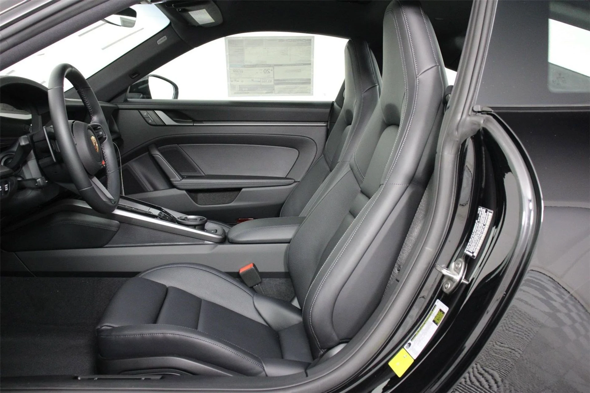 mph004_173983853_c4f9b7733c015a3bb27482f95118ee70_0b9a88f96a