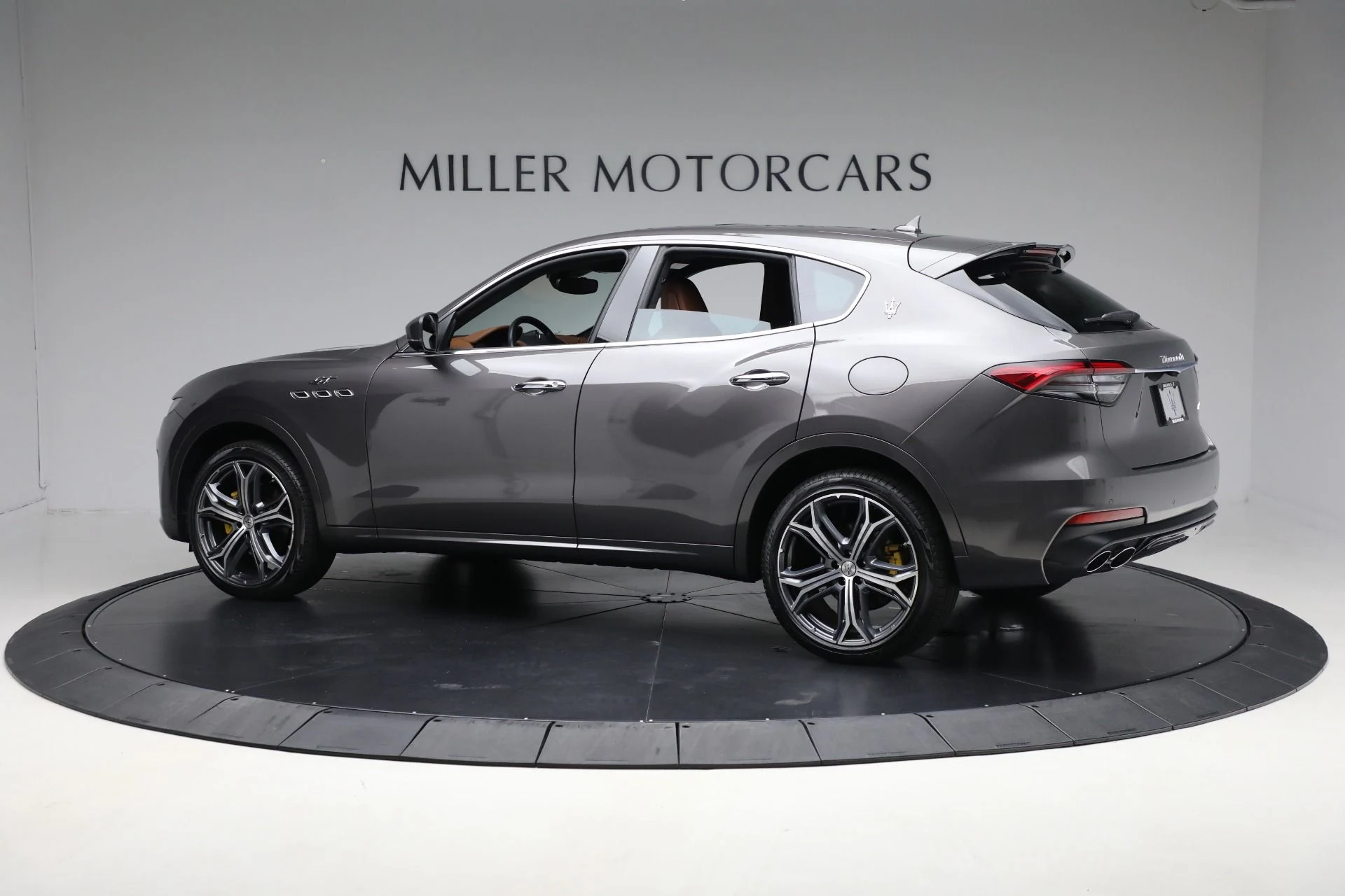 mph004_17400249_Used_2022_Maserati_Levante_GT_d2f559ddae
