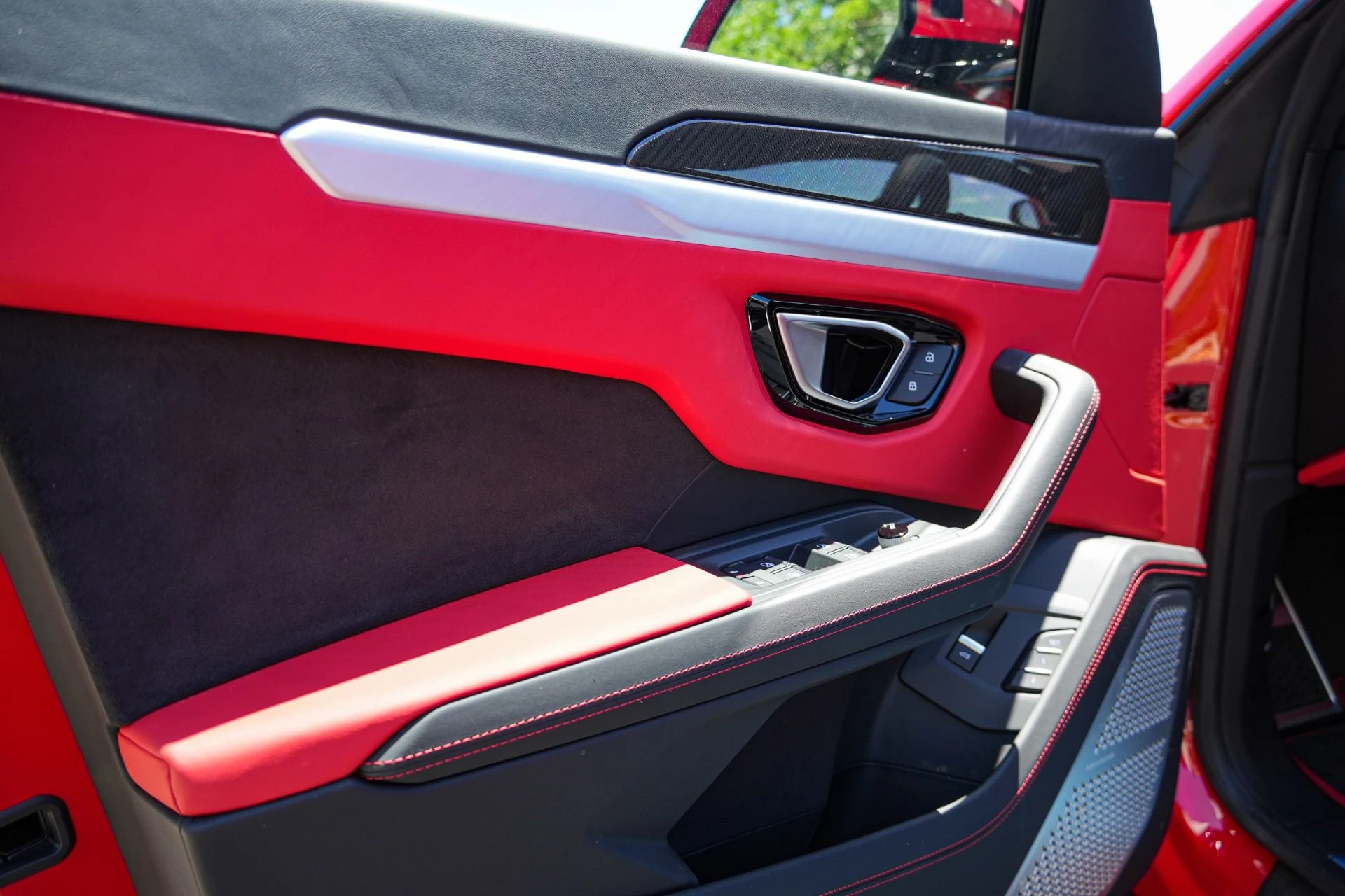 mph004_1742590749_Used_2019_Lamborghini_Urus_1781893095_3dabc76b9e