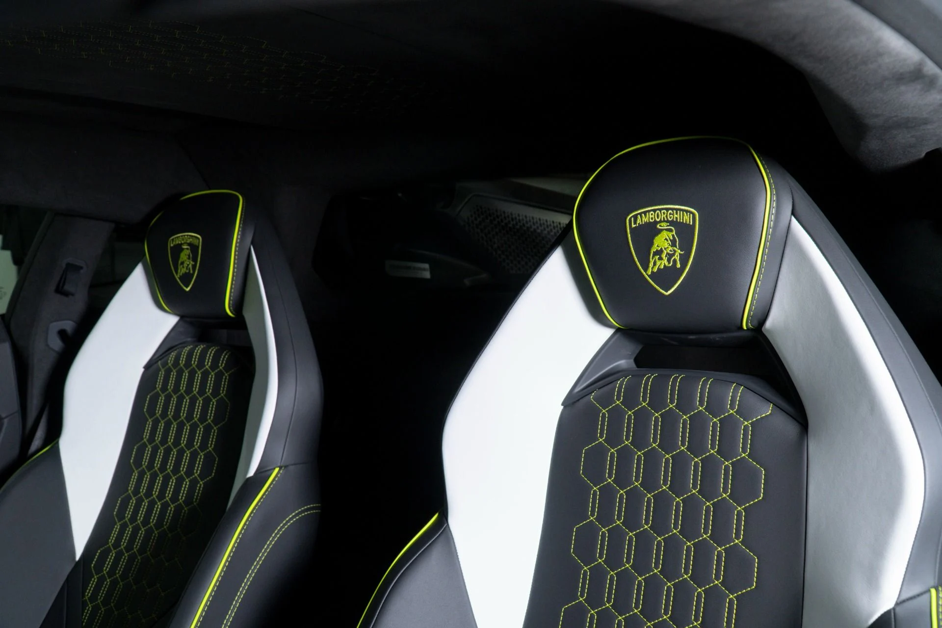 mph004_1753413908_New_2026_Lamborghini_Revuelto_1778722081_1d7a9284f5