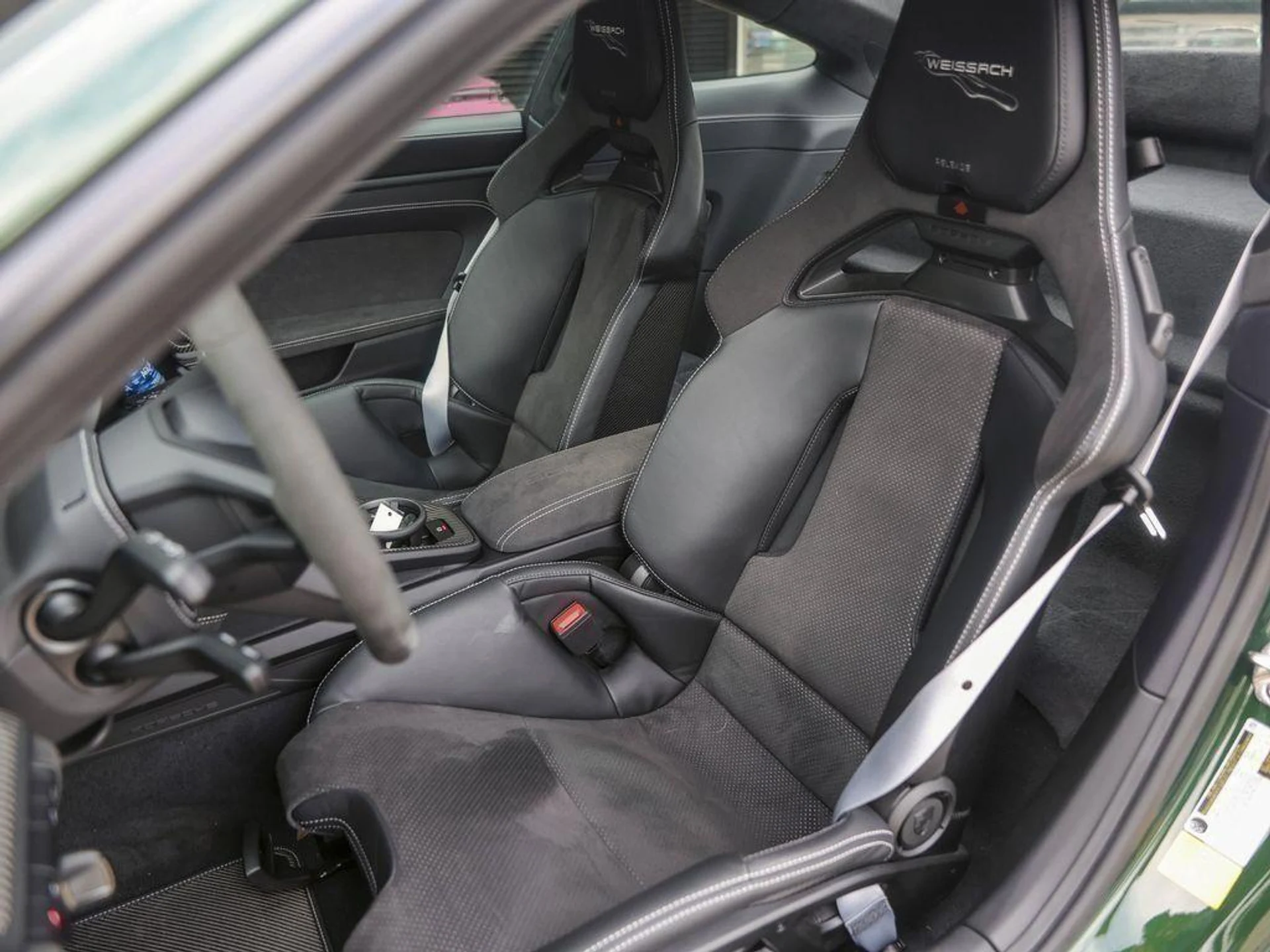 mph004_1755586041_B_Car3_G1_Zr5b_CD_Br7_Pf_Ju_DI_o5i_U_10e0ecff21