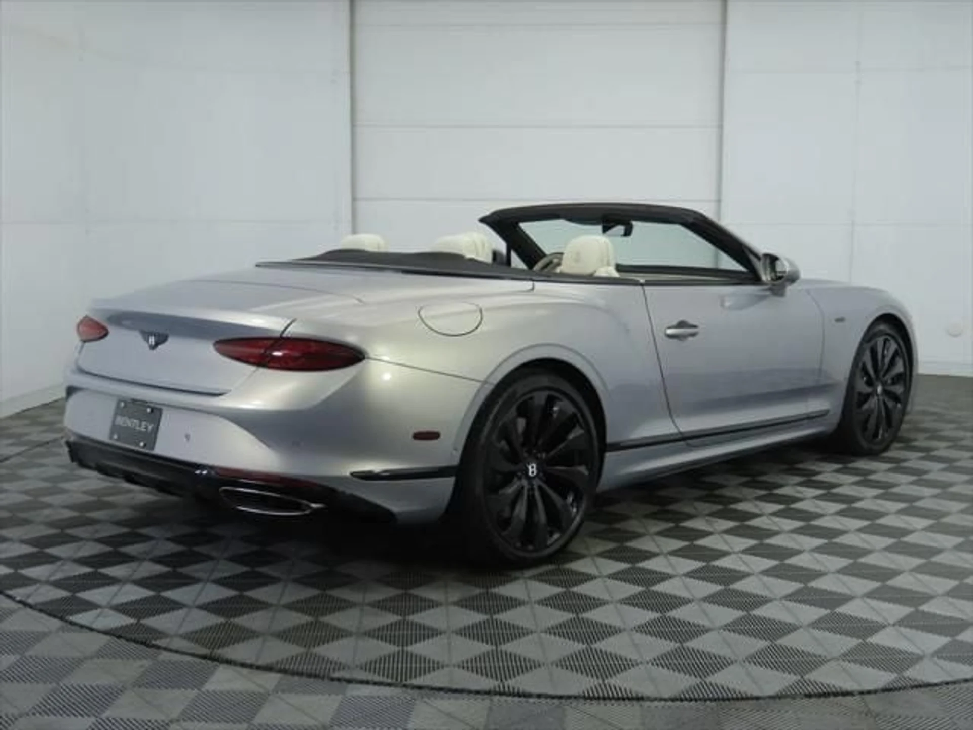 mph004_1755678612_used_2025_bentley_continental_gtblackeditionconvertible_8119_23011580_5_640_d07743716d
