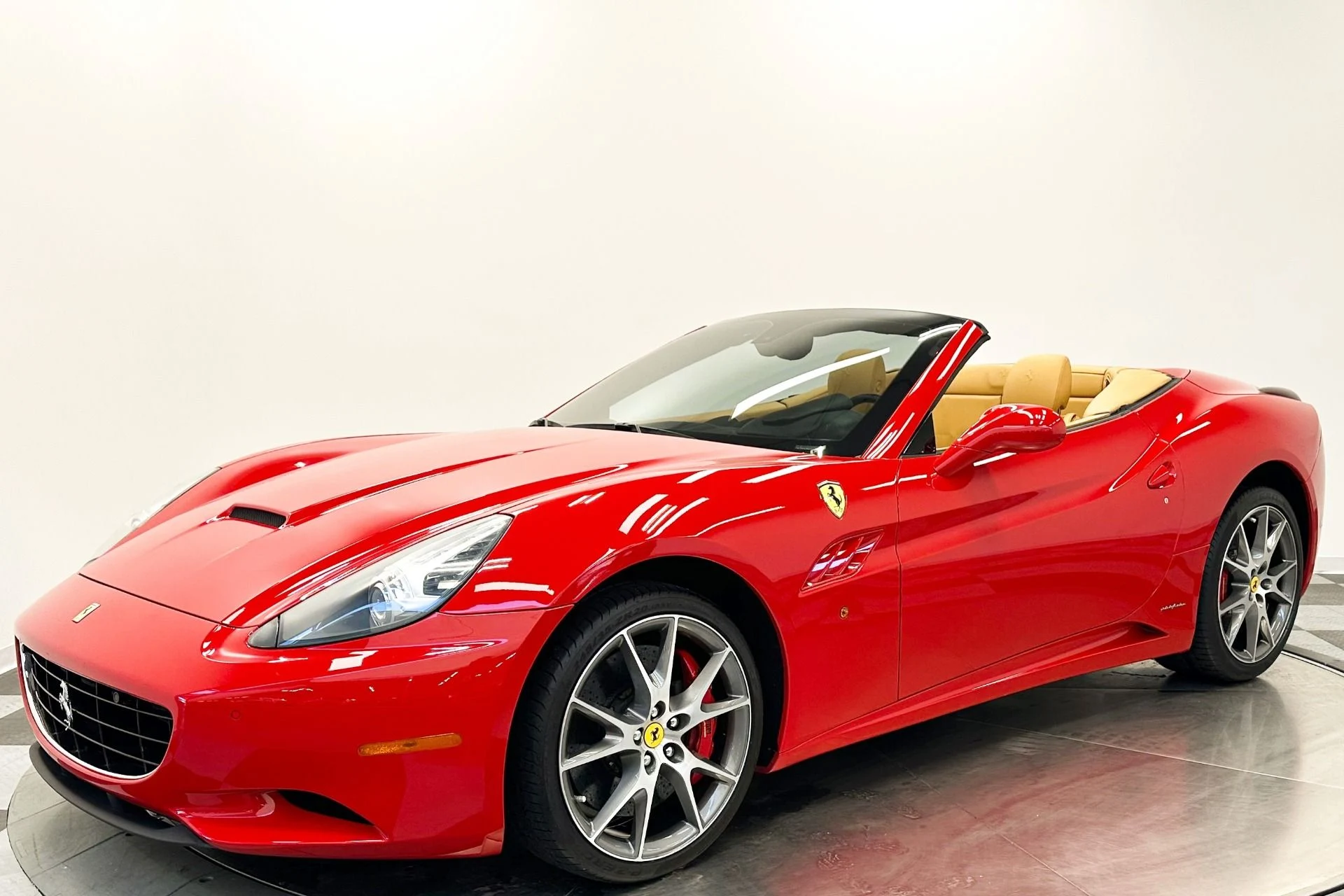 mph004_1759153137_Used_2013_Ferrari_California_Daytona_Seats_Forged_Wheels_Extended_Beige_Leather_1771614841_a7ae75f6ff