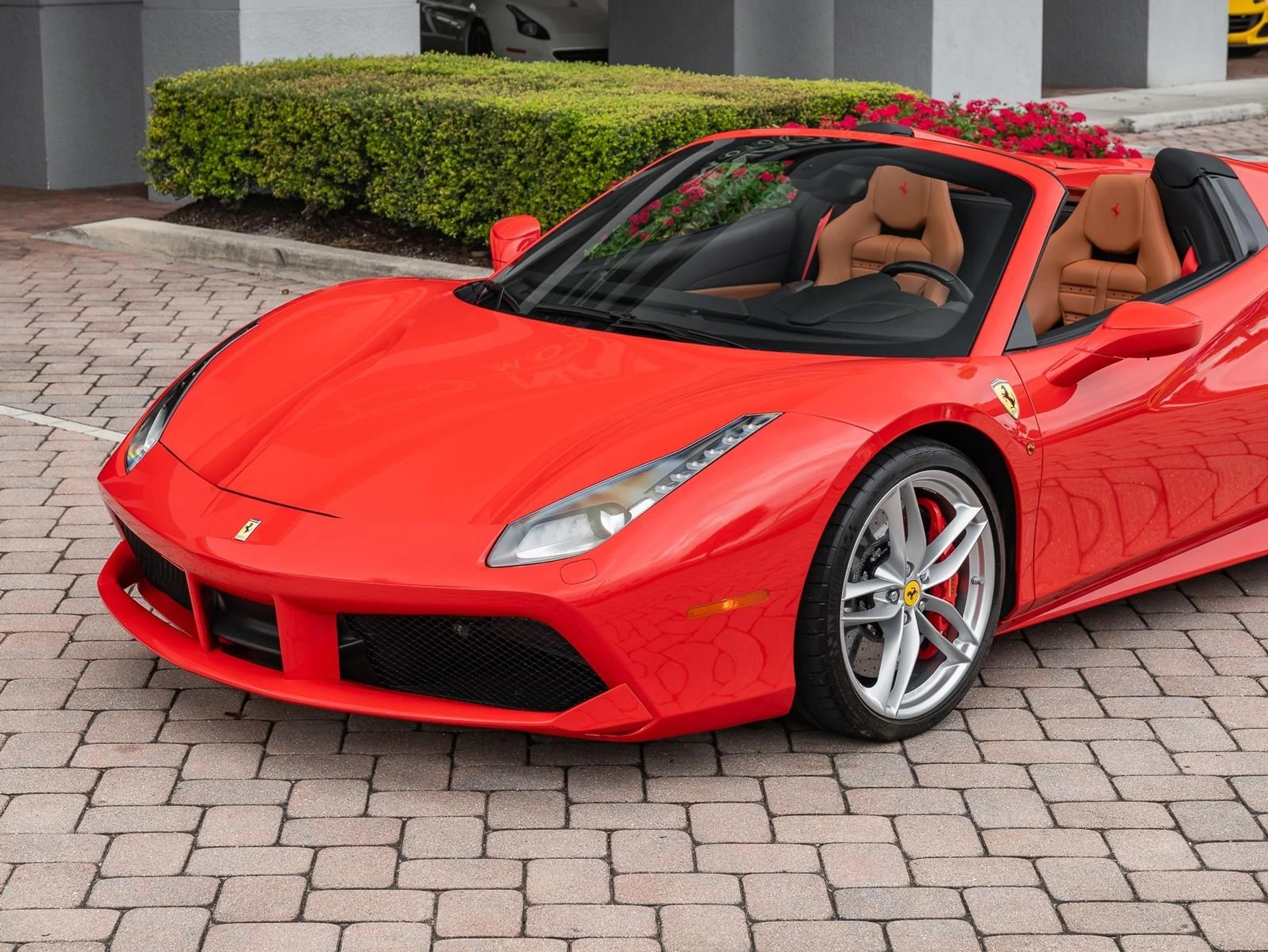 mph004_1759345420_Used_2019_Ferrari_488_Spider_1764709543_5947846fe2