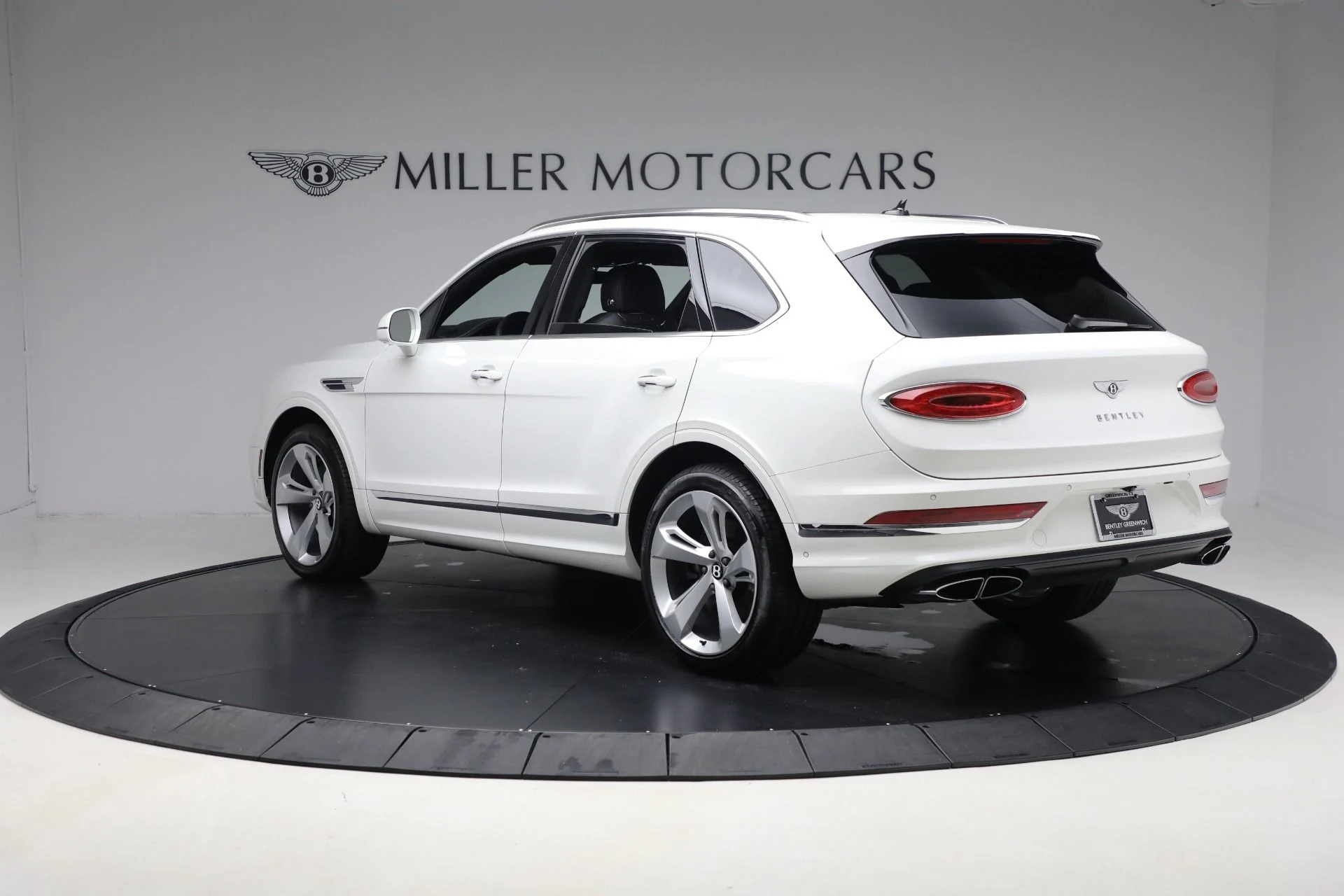 mph004_176278433_Used_2023_Bentley_Bentayga_V8_4b7272b27a