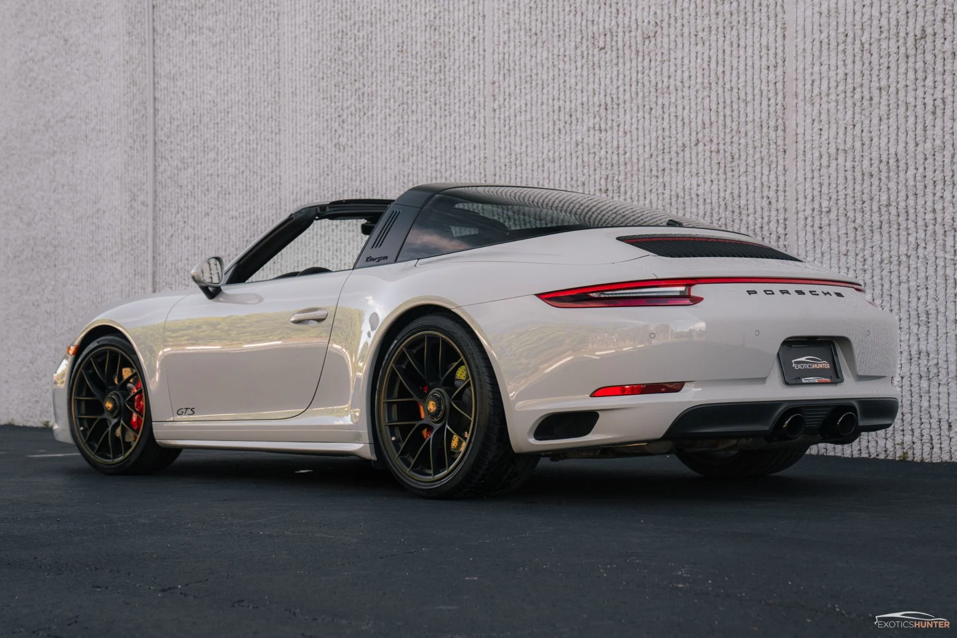 mph004_1777602458_Used_2018_Porsche_911_Targa_4_GTS_in_Chalk_with_GTS_Interior_Pack_PDK_1755551325_a93e309913