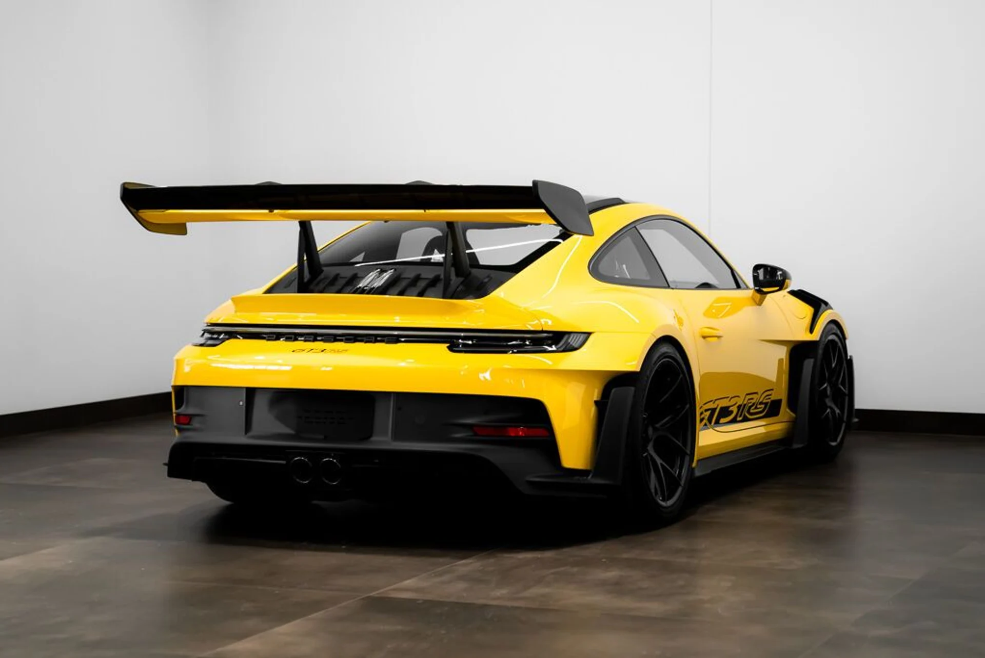 mph004_1778533134_674a2ab9efa848_55552277_jpg_v_1773863537_b55d362a69