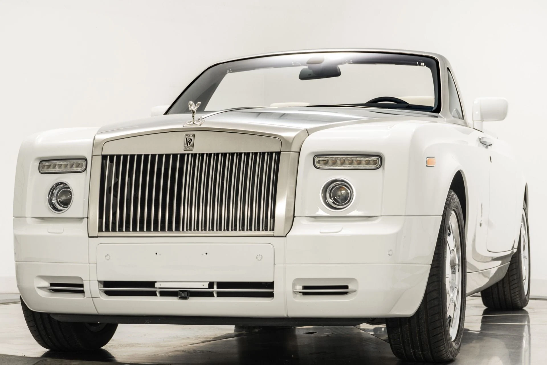 mph004_1790828695_Used_2008_Rolls_Royce_Phantom_Drophead_Coupe_Teak_Decking_Stainless_Bonnet_1780339567_b7a55d6ee5