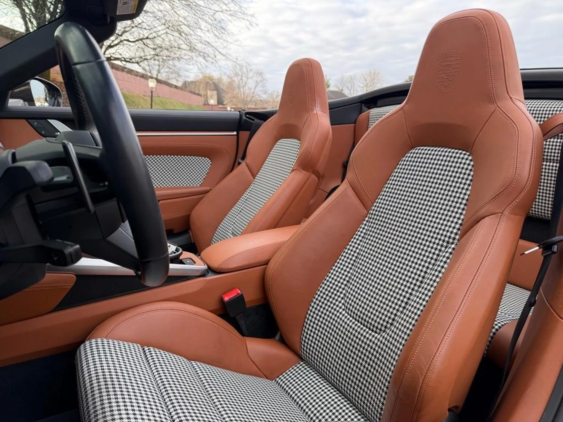 mph004_1794144706_wh3y_E44sym_CM_1yx_Ta_N0dsq_BW_E8_e0c2151663