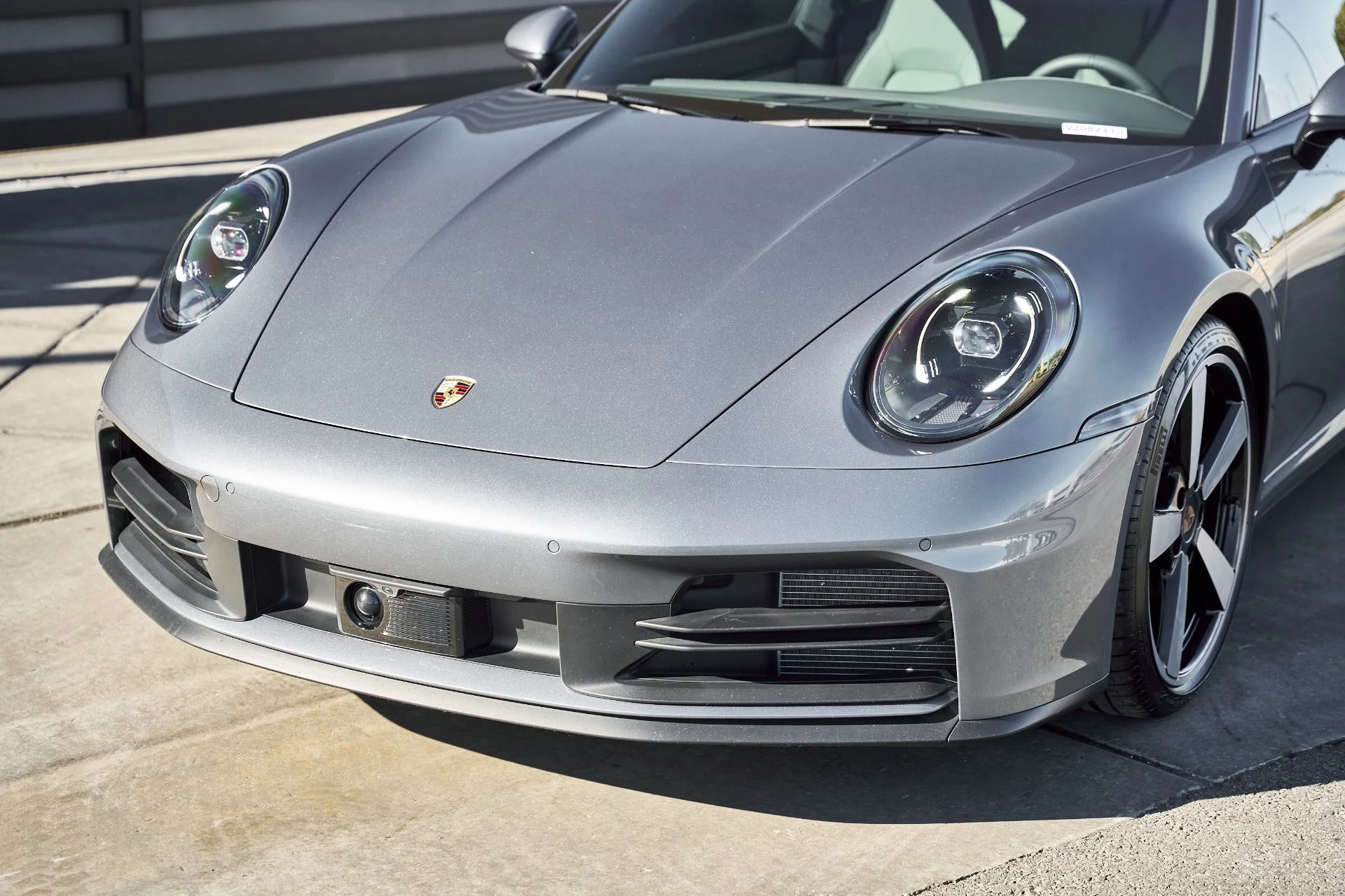 mph004_1802670666_Used_2025_Porsche_911_Carrera_1768012301_38be41ea2d