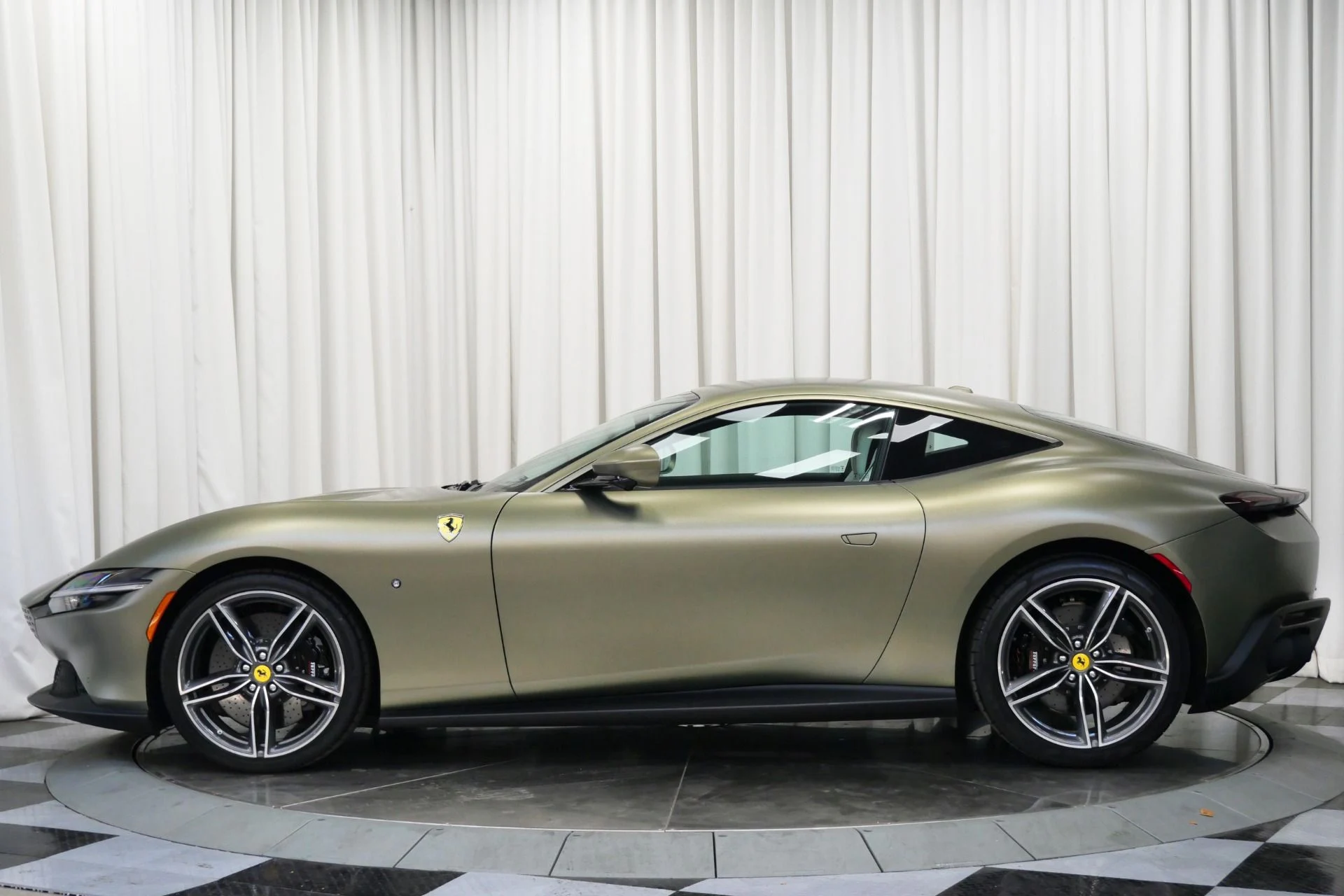 mph004_1818858165_Used_2024_Ferrari_Roma_1755879459_70b9b23681