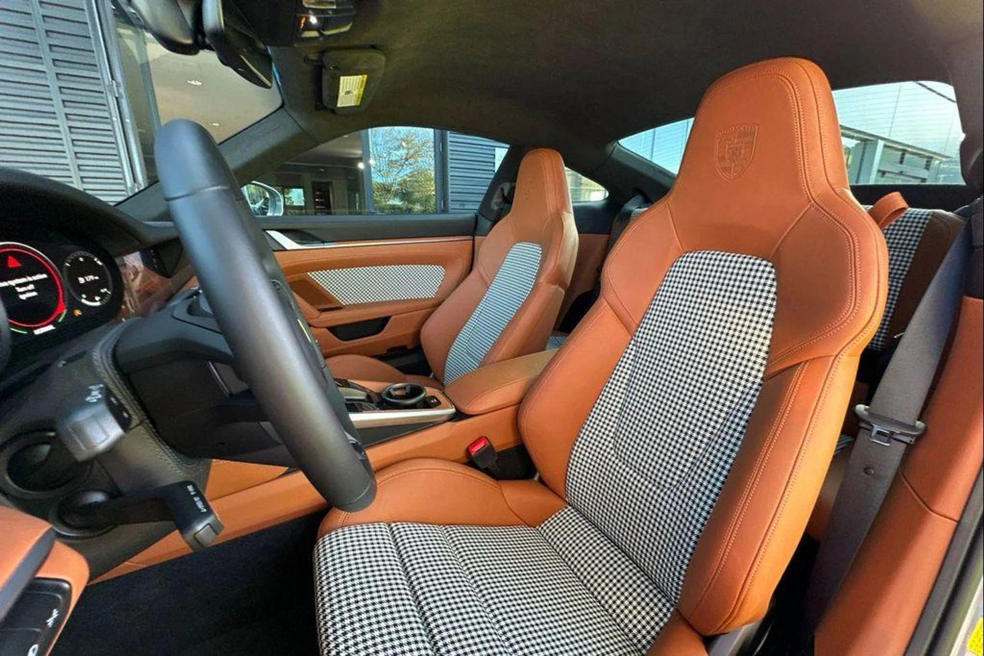 mph004_1819149800_M_Gv_Sl_Tp_Q_Fnd_P9pnim2bk_B_Vhcr_Q_69a564b7de