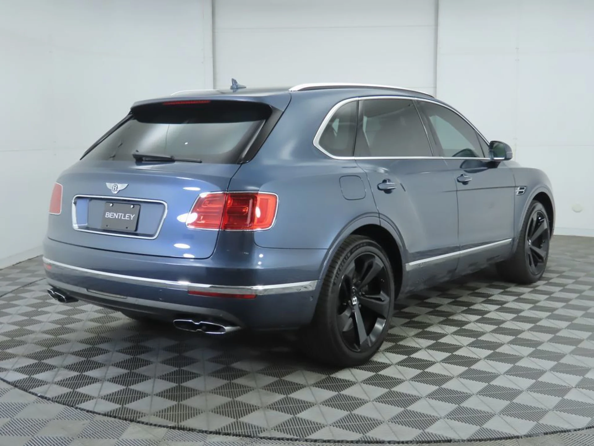 mph004_1823390062_used_2019_bentley_bentayga_v8awd_8119_22979397_5_1024_7907e1508e