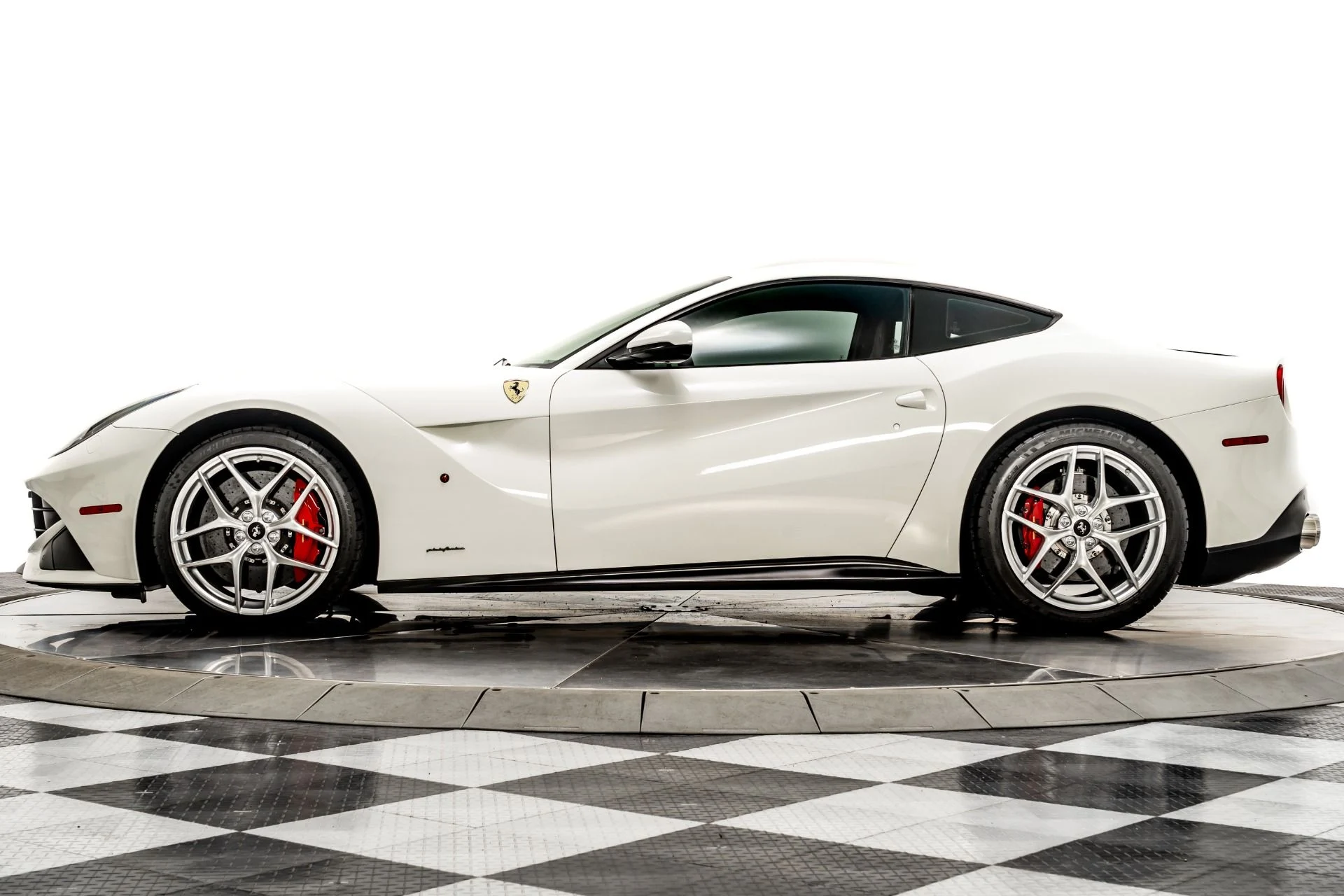mph004_1832347651_Used_2016_Ferrari_F12berlinetta_1745259799_b8e05f0594