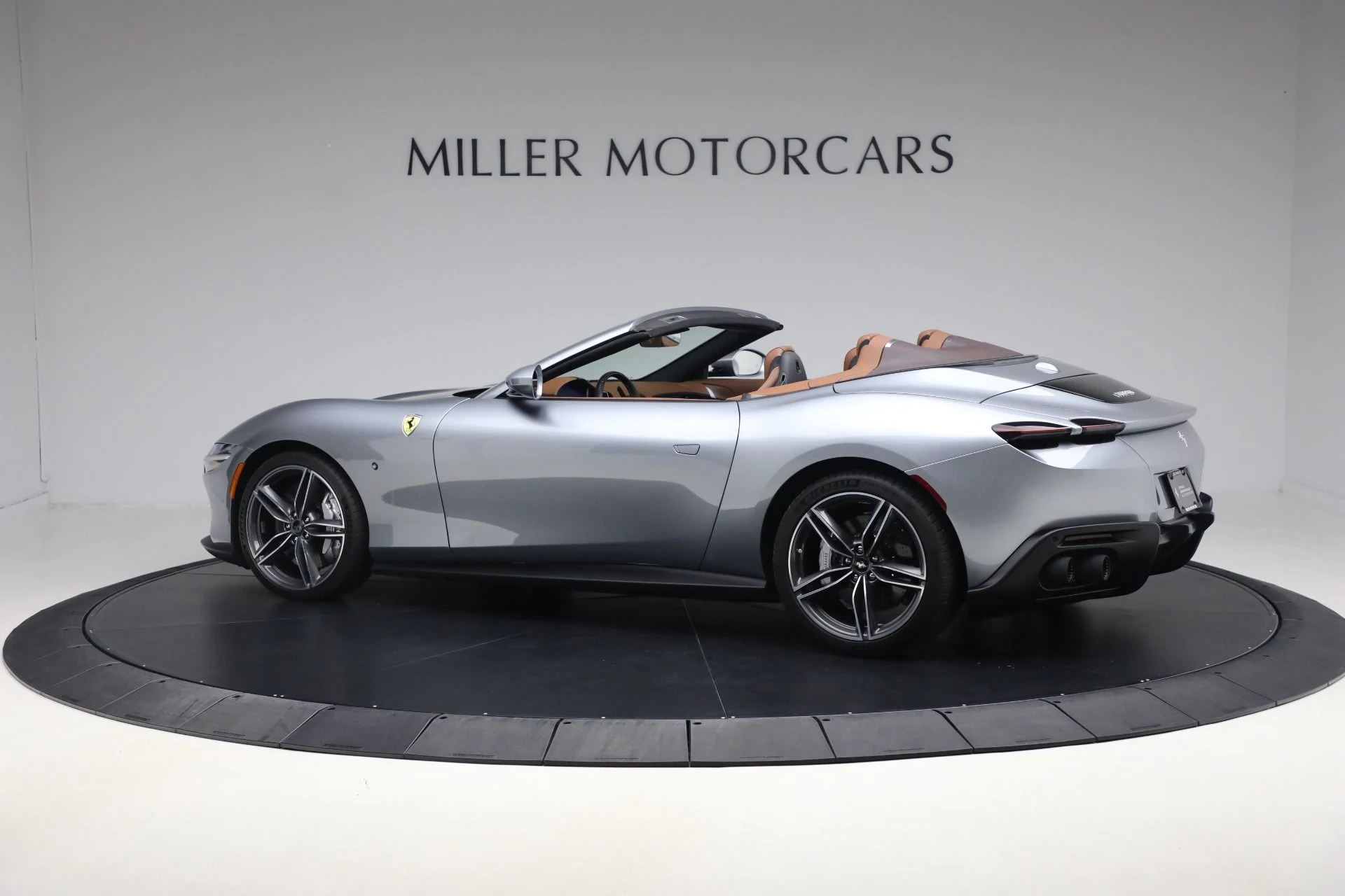 mph004_1838795347_Used_2025_Ferrari_Roma_Spider_1767969069_0763e6daa7