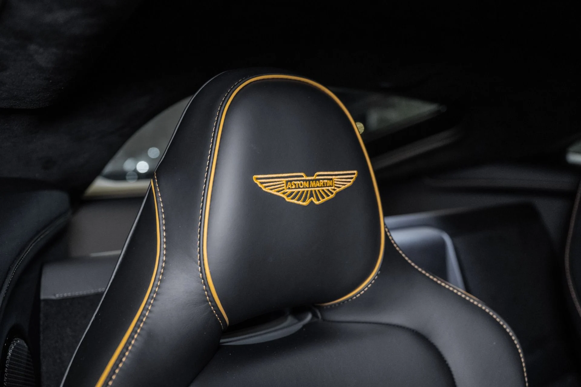 mph004_1849908390_New_2026_ASTON_MARTIN_VANTAGE_1759283584_a04117e921