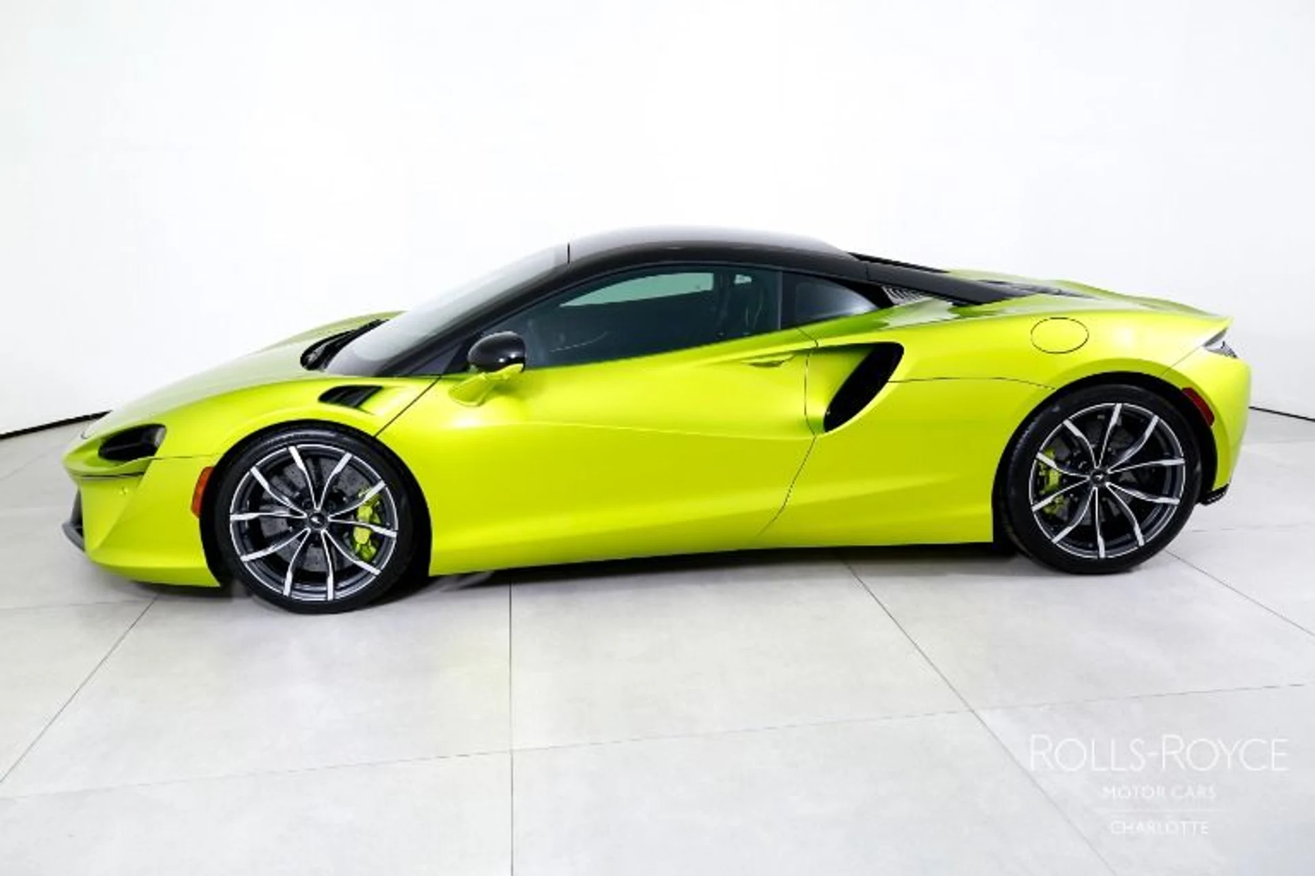 mph004_186508878_Used_2023_Mc_Laren_Artura_c1a86ca740