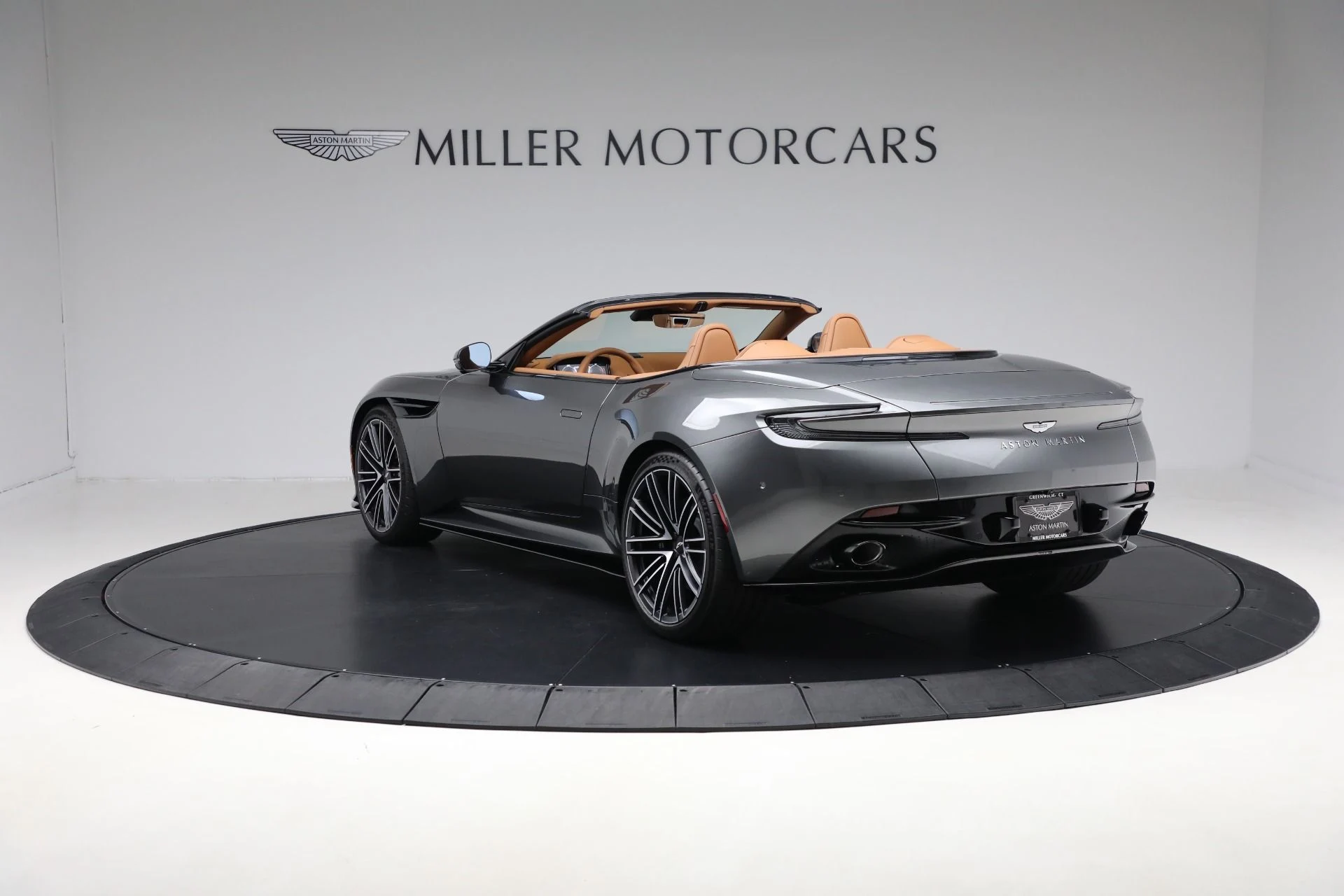 mph004_1872734695_New_2025_Aston_Martin_DB_12_Volante_962797df8f