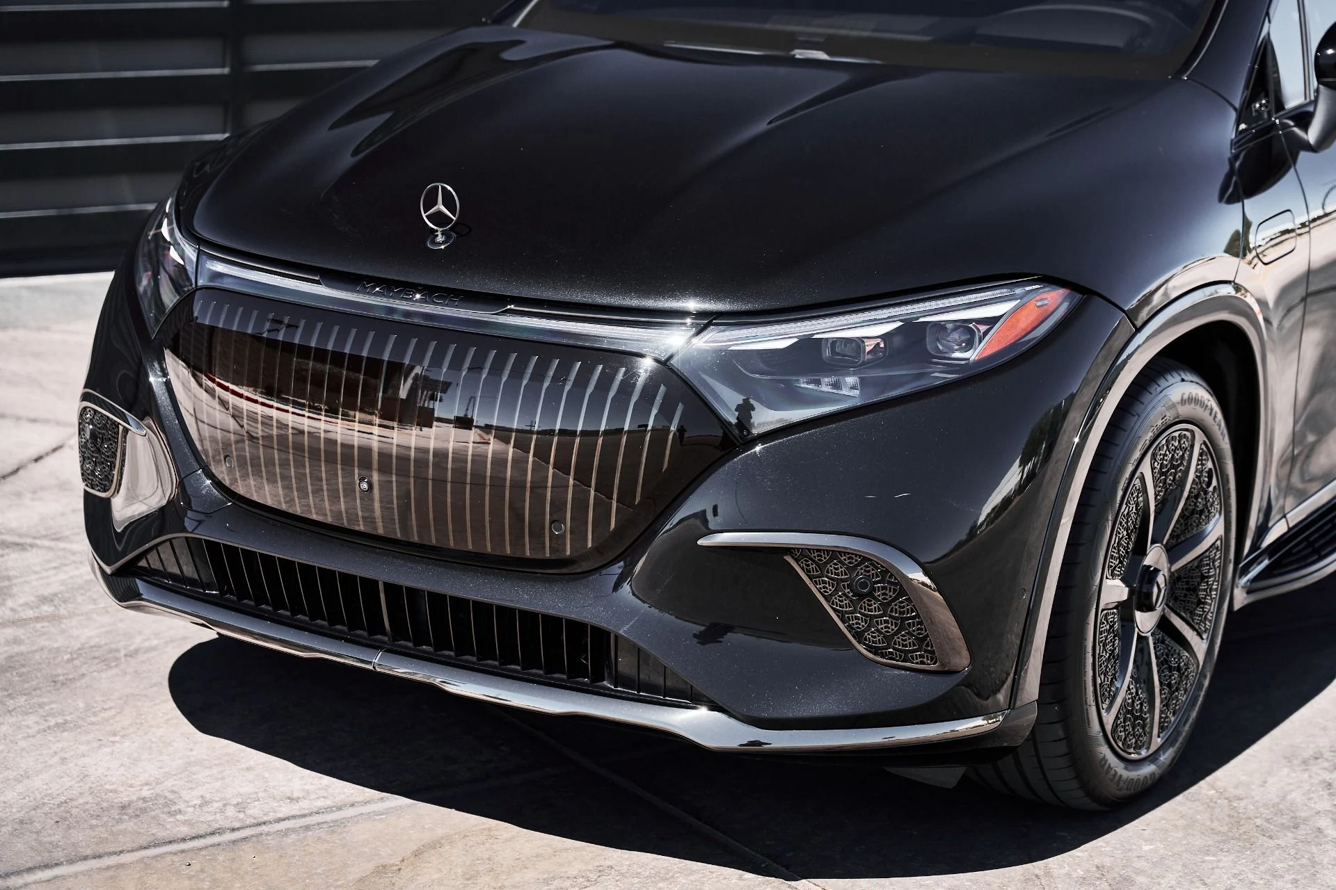 mph004_1872919597_Used_2024_Mercedes_Benz_EQS_Maybach_EQS_680_1775325989_a6cbce92c0